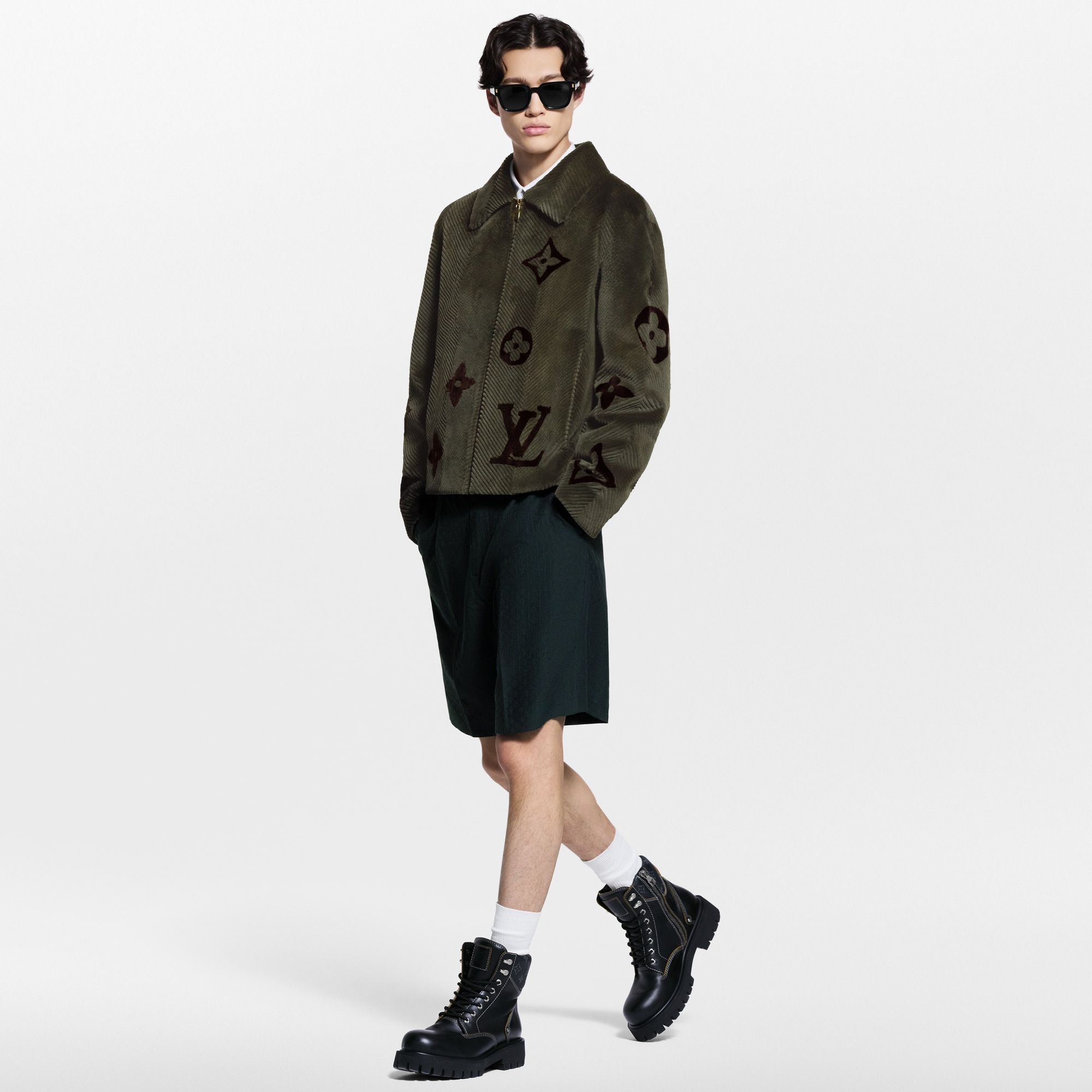 LV} - LV - LV男士鞋履系列 | 路易威登LOUIS VUITTON官网 (产品缩放)