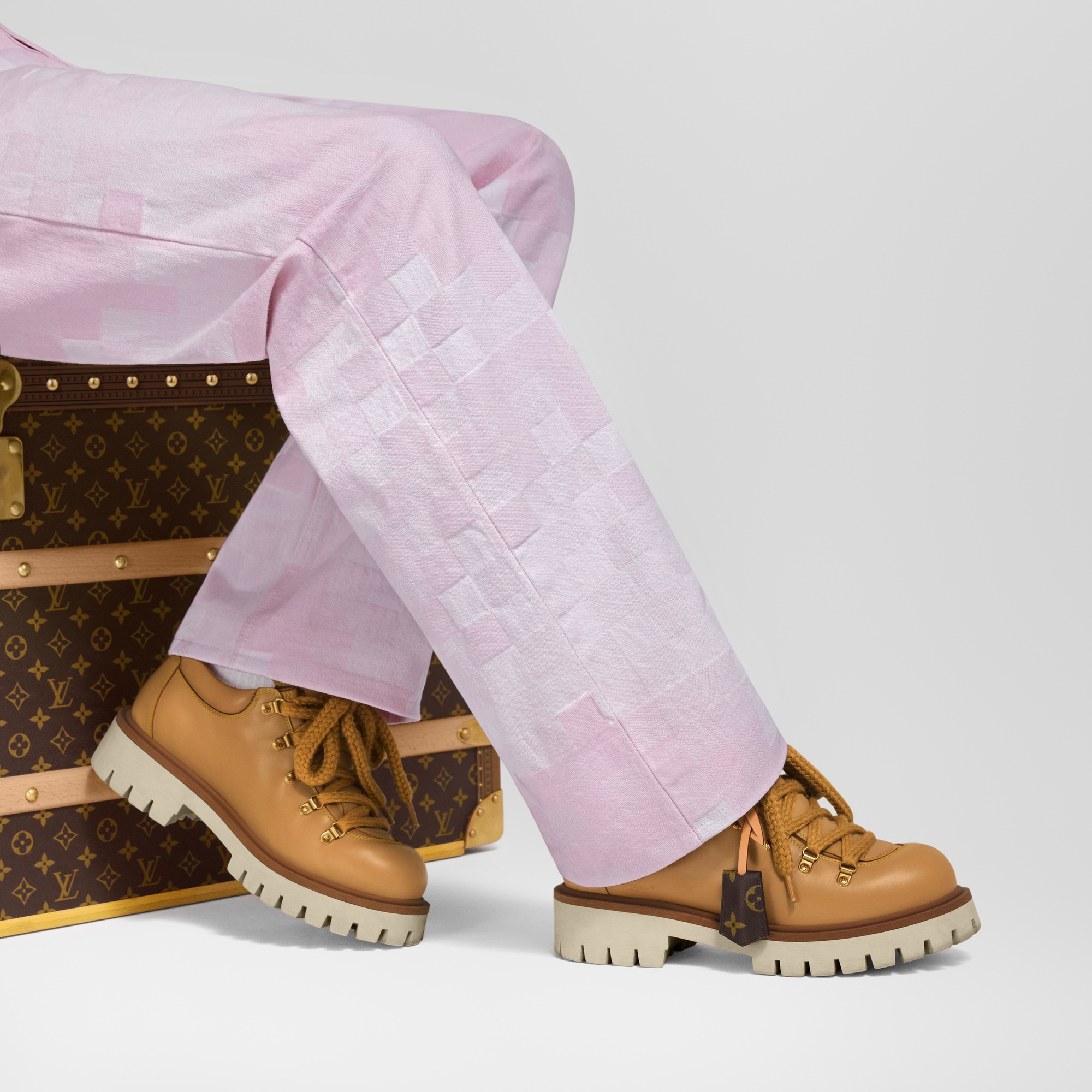 LV} - LV - LV新品系列男士 | 路易威登LOUIS VUITTON官网 (产品缩放)