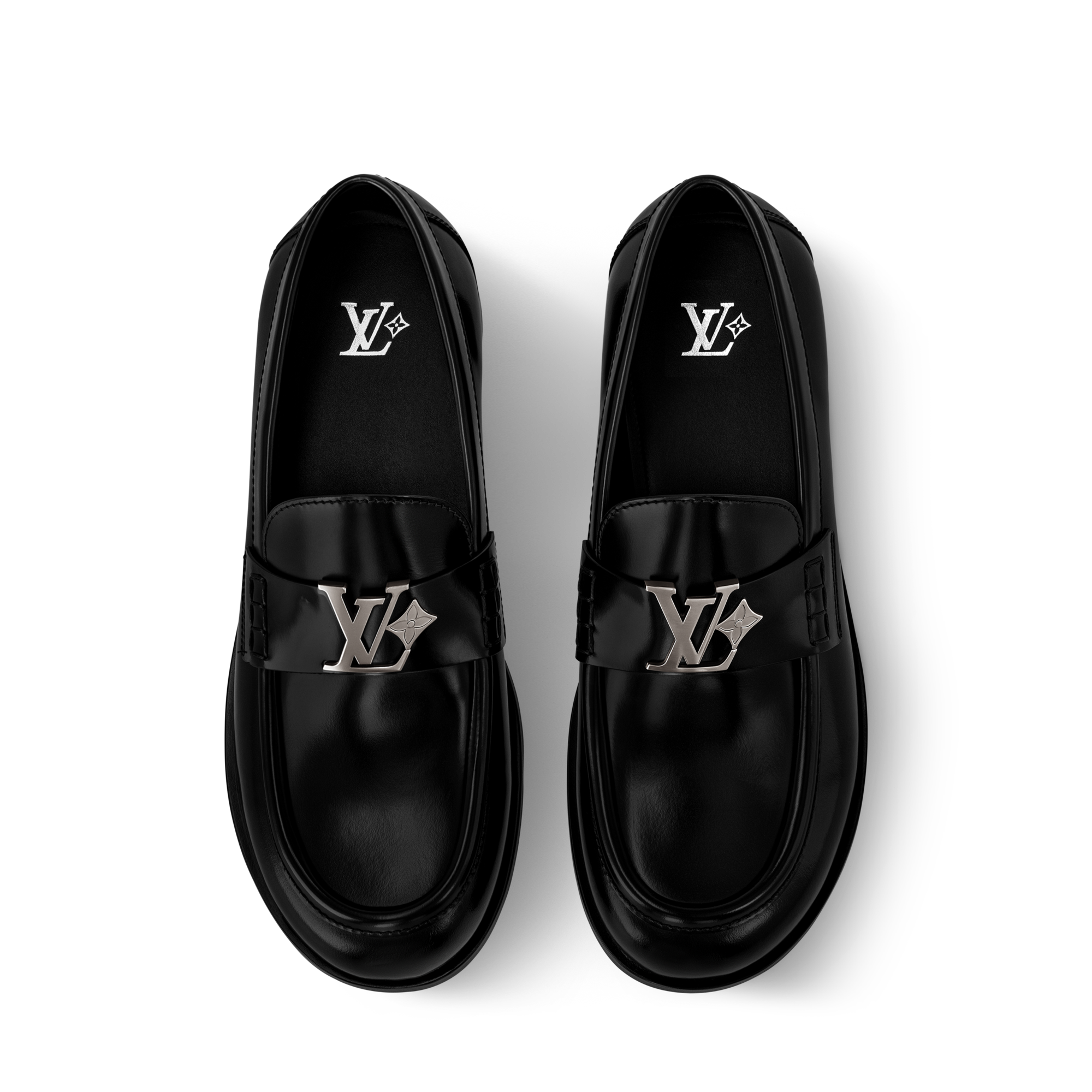 LV} - LV - LV男士鞋履系列 | 路易威登LOUIS VUITTON官网 (产品缩放)