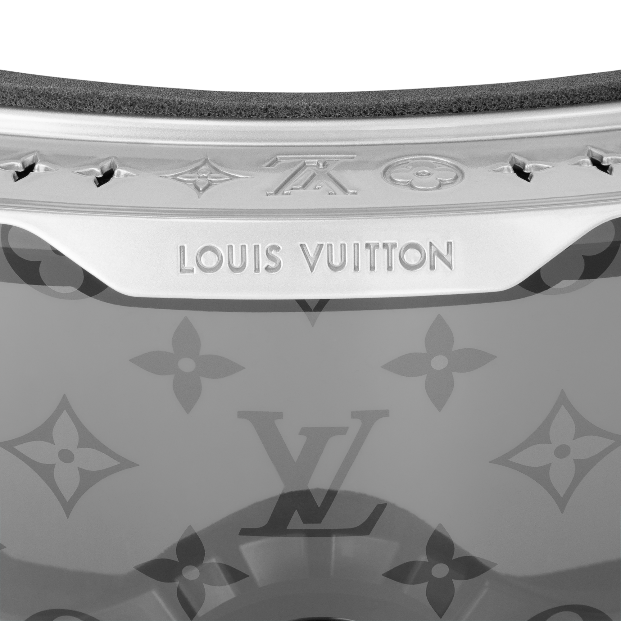 LV} - LVS00 - LV硬箱、旅行和家居运动用品和游戏 | 路易威登LOUIS VUITTON官网 (产品缩放)