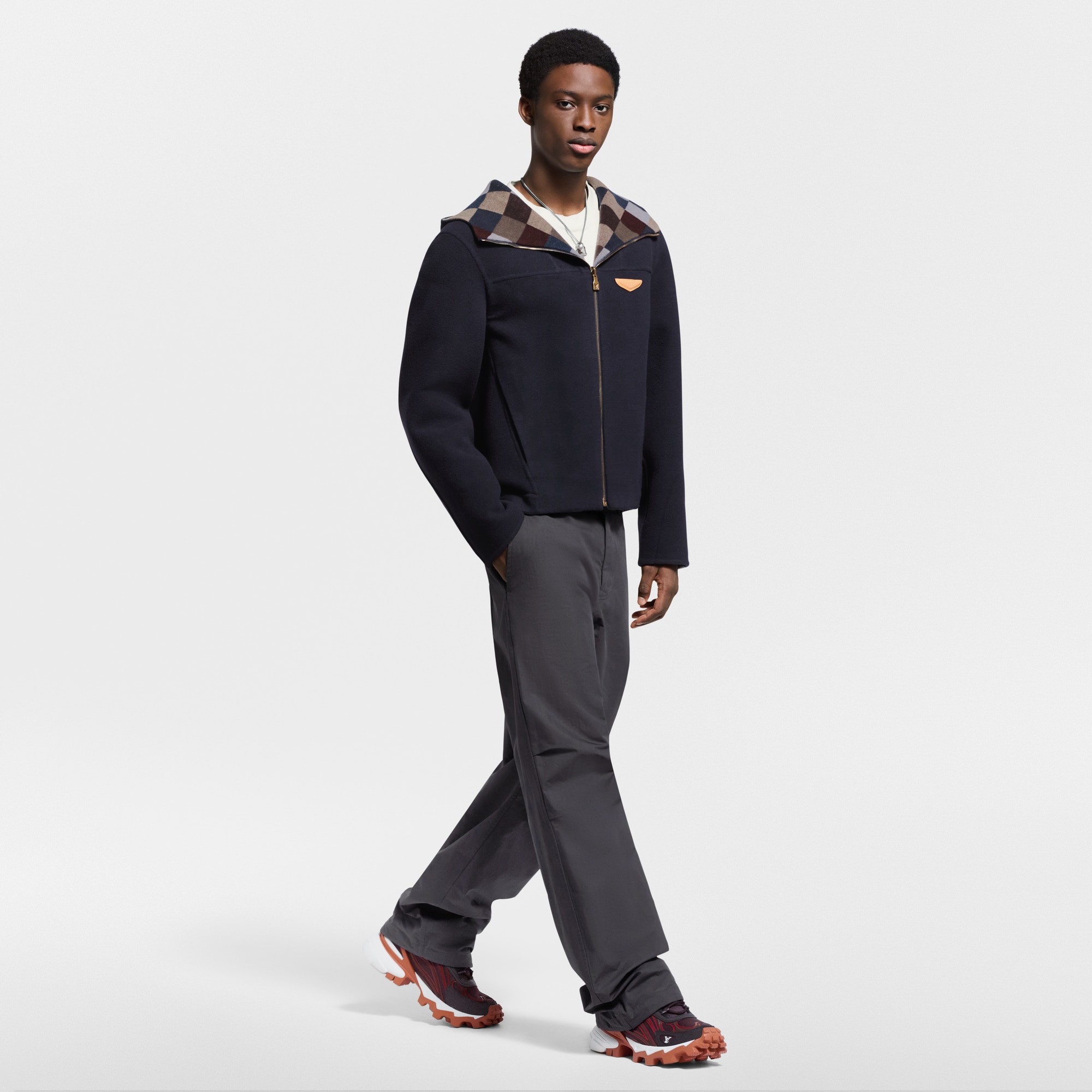 LV} - LV - LV男士鞋履系列 | 路易威登LOUIS VUITTON官网 (产品缩放)