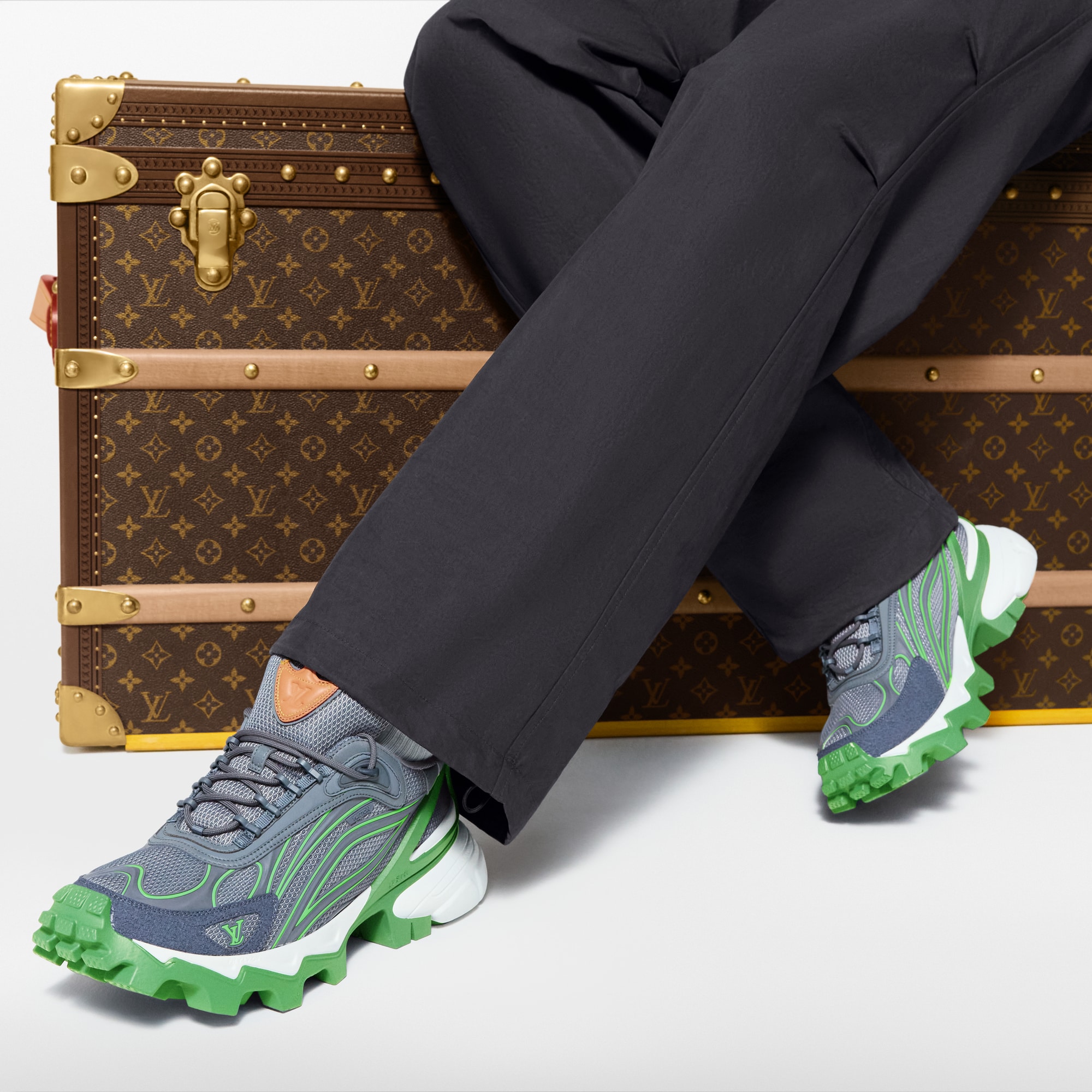 LV} - LV - LV男士鞋履系列 | 路易威登LOUIS VUITTON官网 (产品缩放)