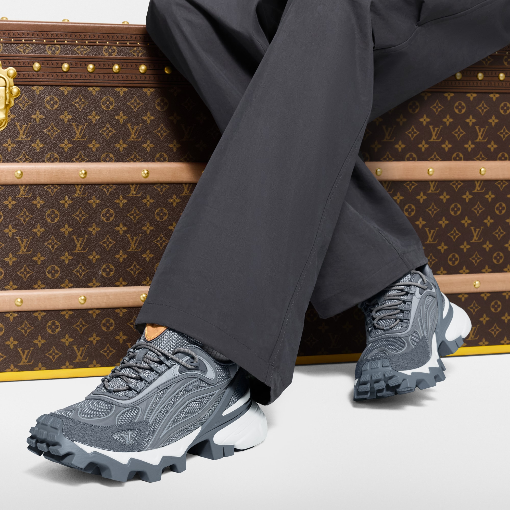 LV} - LV - LV男士鞋履系列 | 路易威登LOUIS VUITTON官网 (产品缩放)