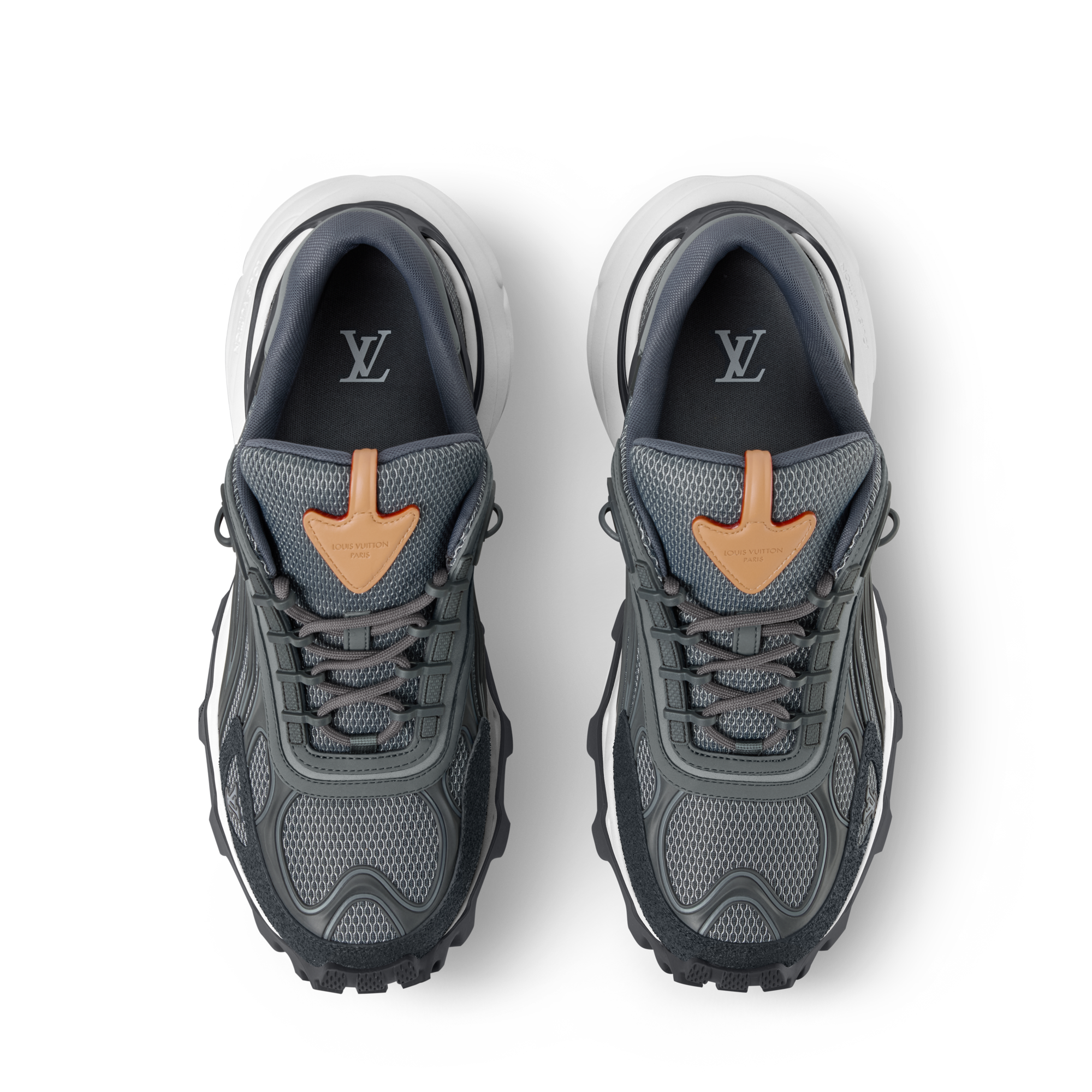 LV} - LV - LV男士鞋履系列 | 路易威登LOUIS VUITTON官网 (产品缩放)