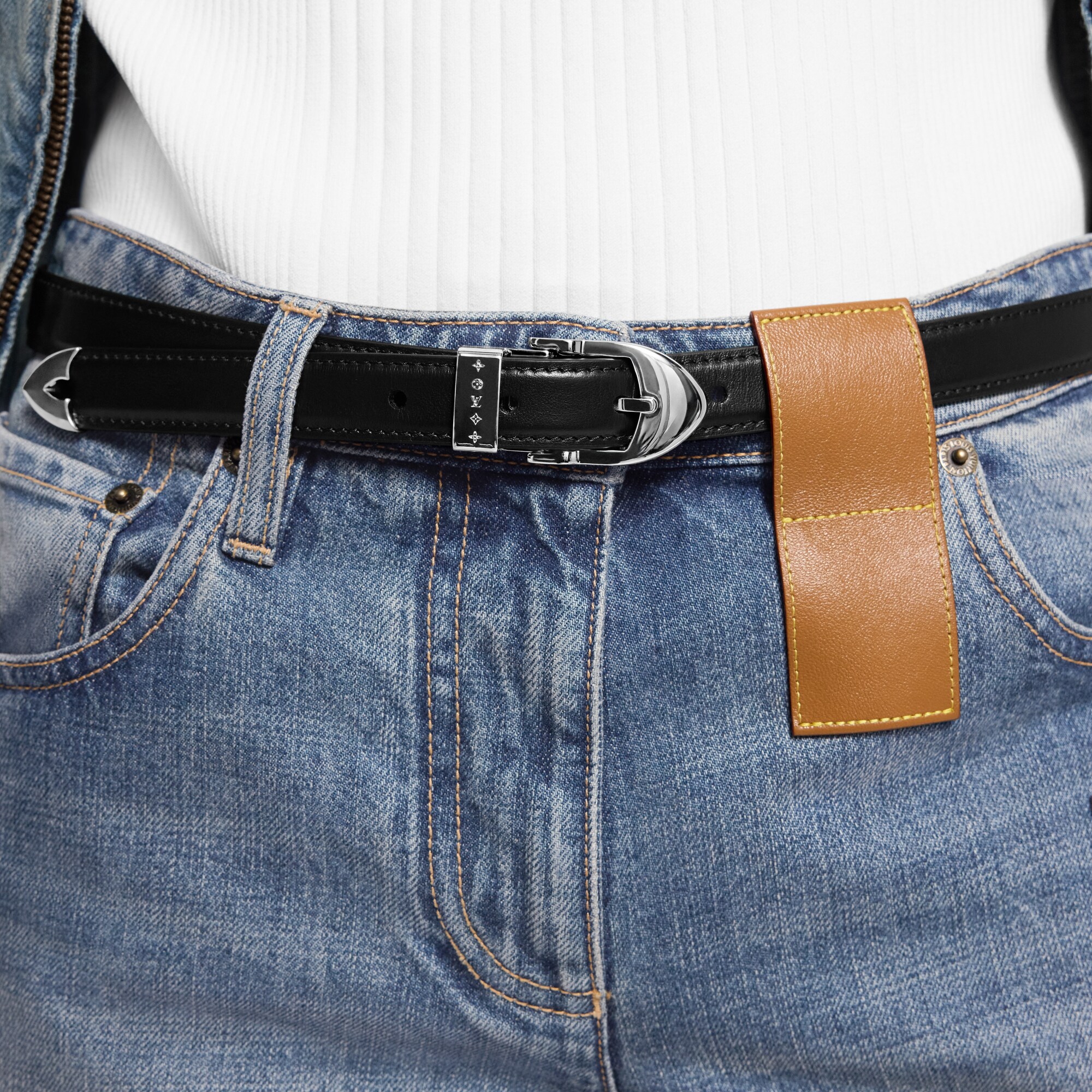 LV} - LV - LV女士灵动配饰 | 路易威登LOUIS VUITTON官网 (产品缩放)