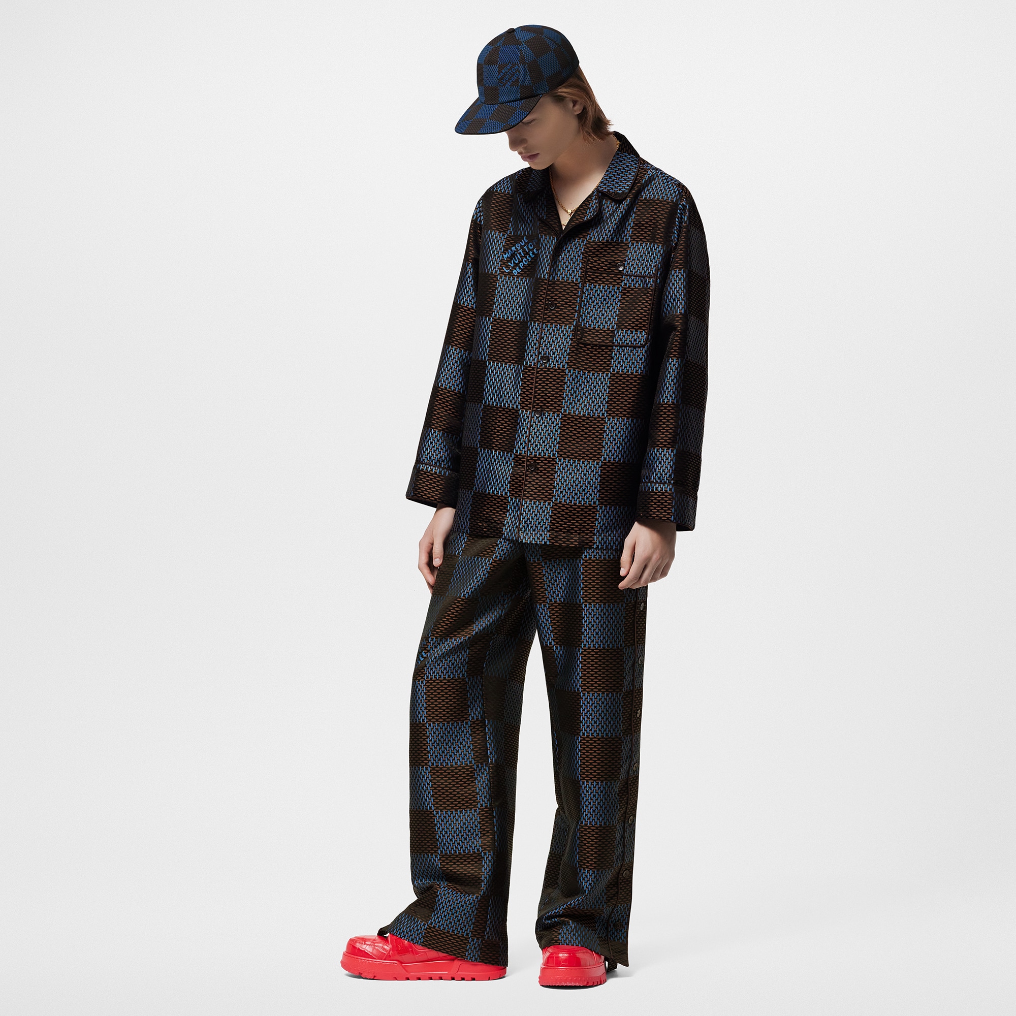 LV} - LV - LV男士鞋履系列 | 路易威登LOUIS VUITTON官网 (产品缩放)