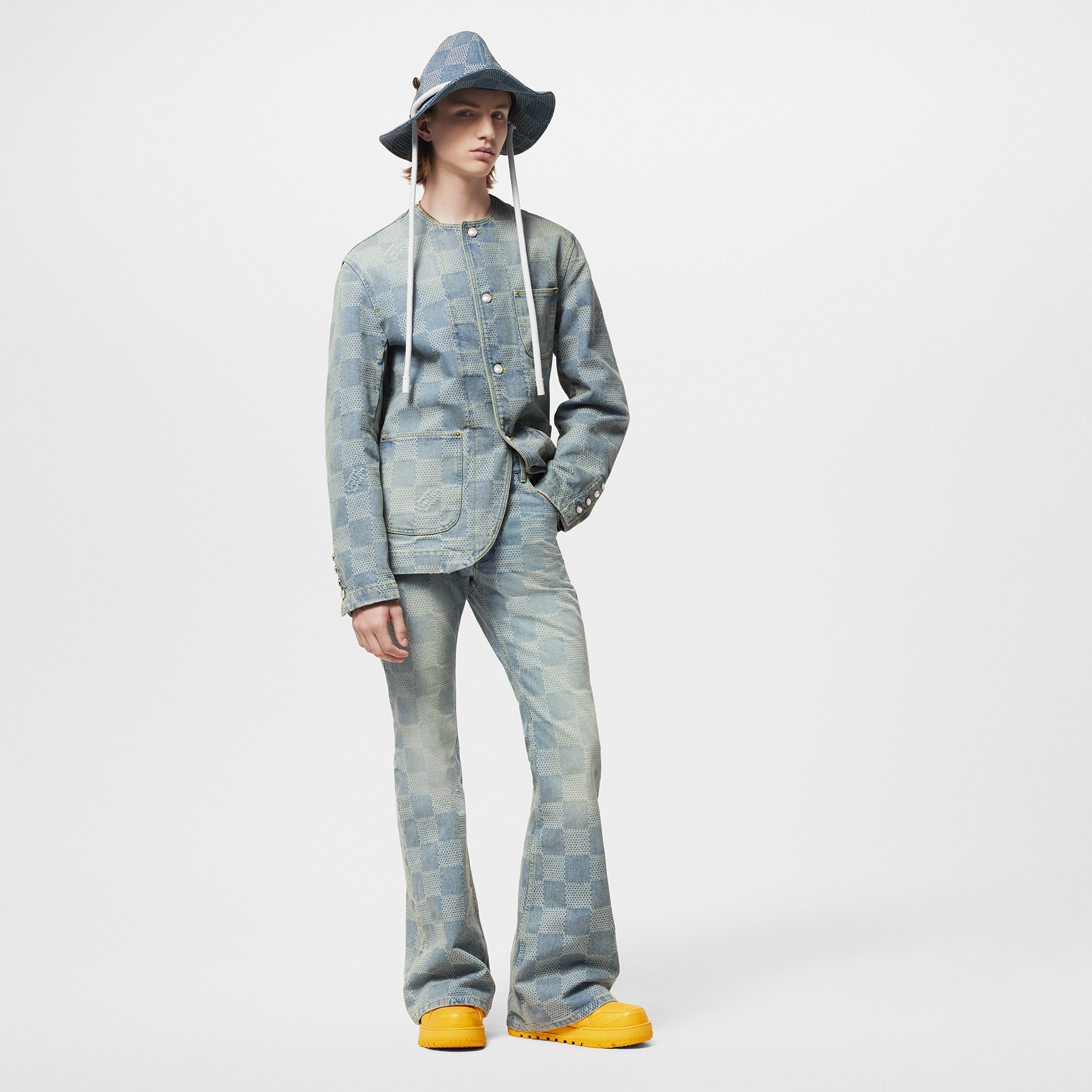 LV} - LV - LV男士鞋履系列 | 路易威登LOUIS VUITTON官网 (产品缩放)
