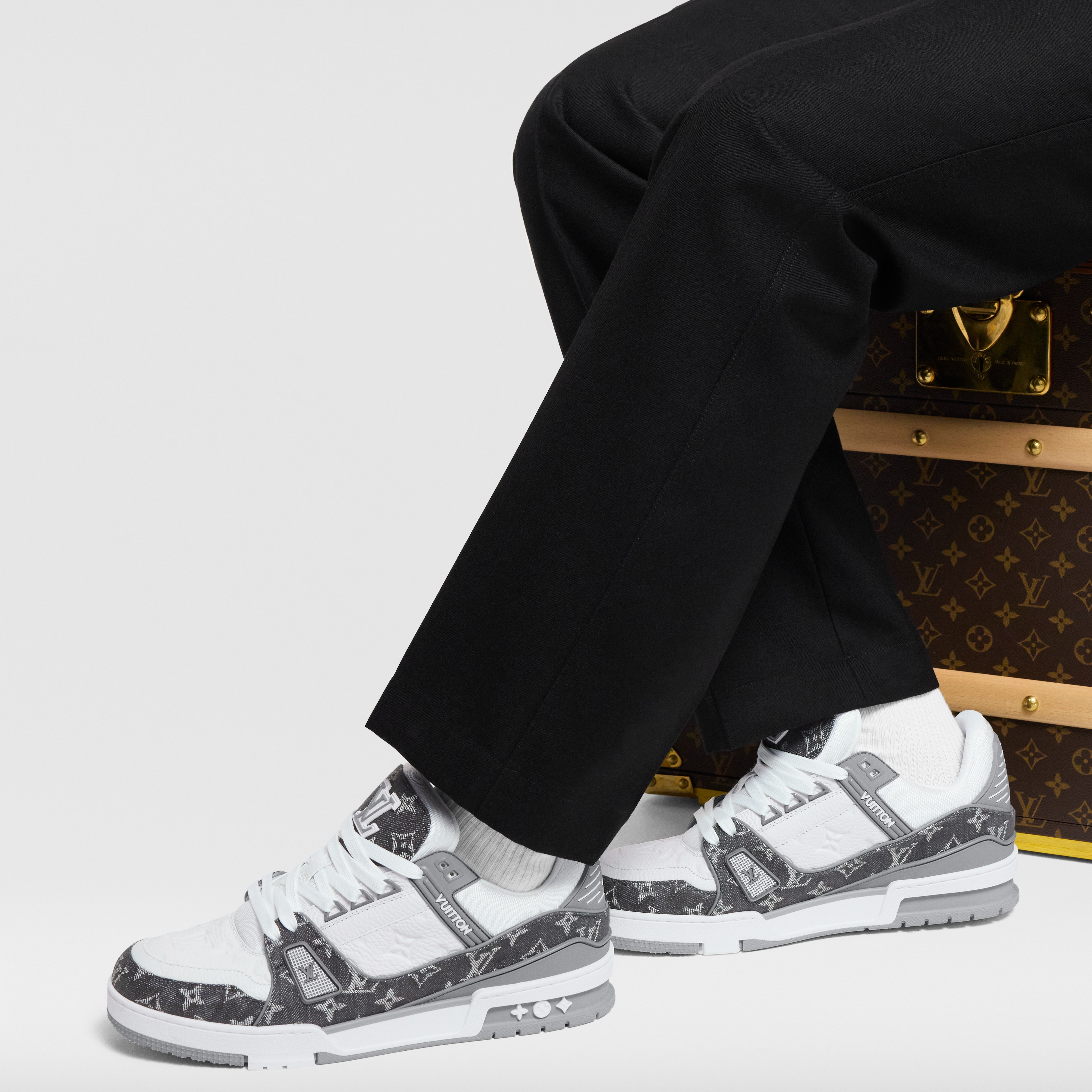 LV} - LV - LV男士鞋履系列 | 路易威登LOUIS VUITTON官网 (产品缩放)