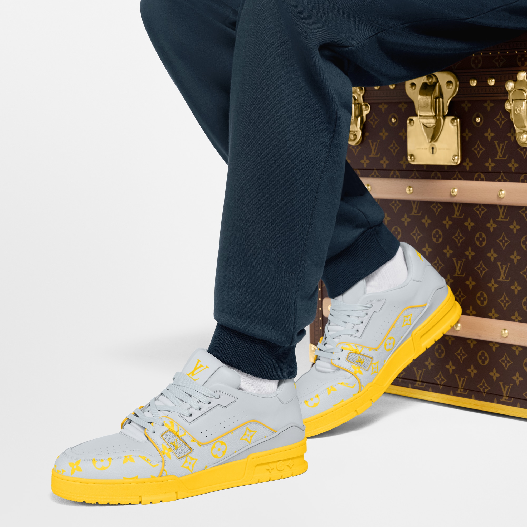 LV} - LV - LV男士鞋履系列 | 路易威登LOUIS VUITTON官网 (产品缩放)