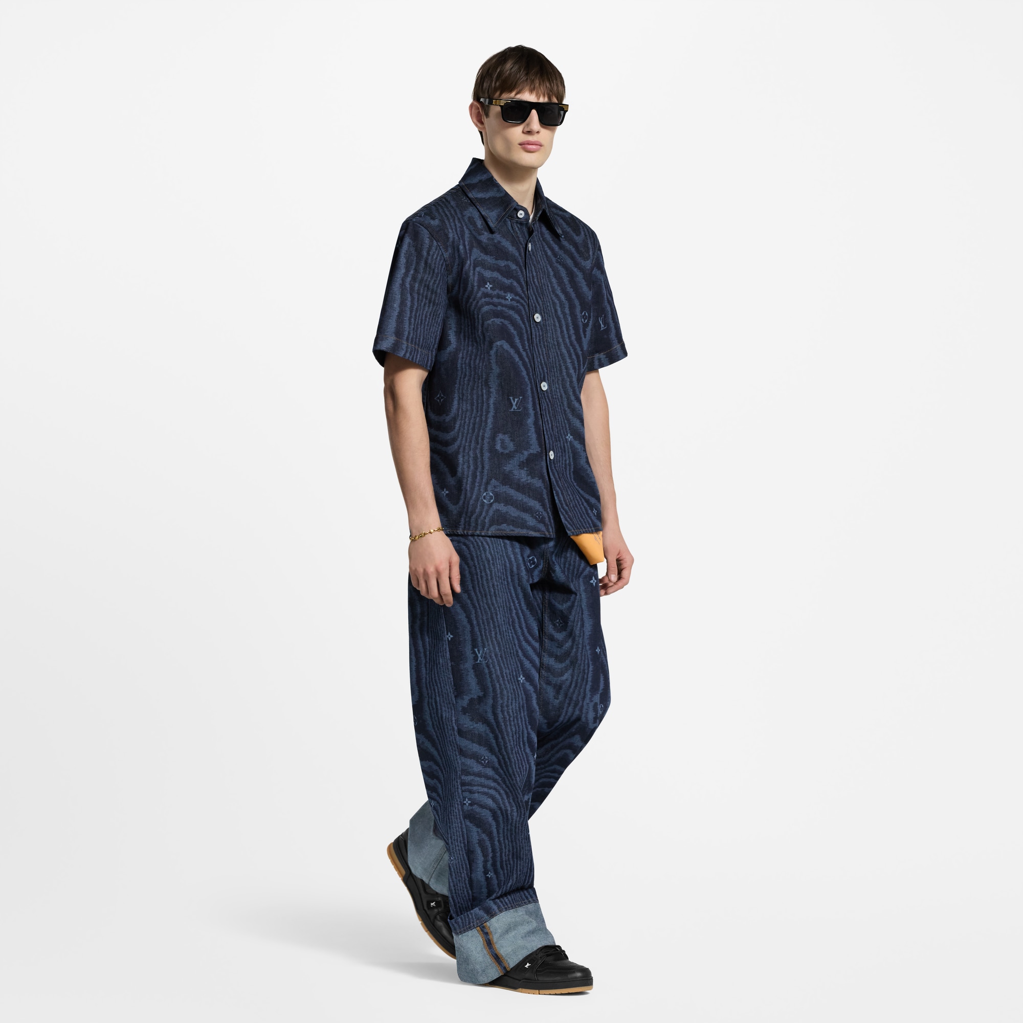 LV} - LV - LV男士鞋履系列 | 路易威登LOUIS VUITTON官网 (产品缩放)