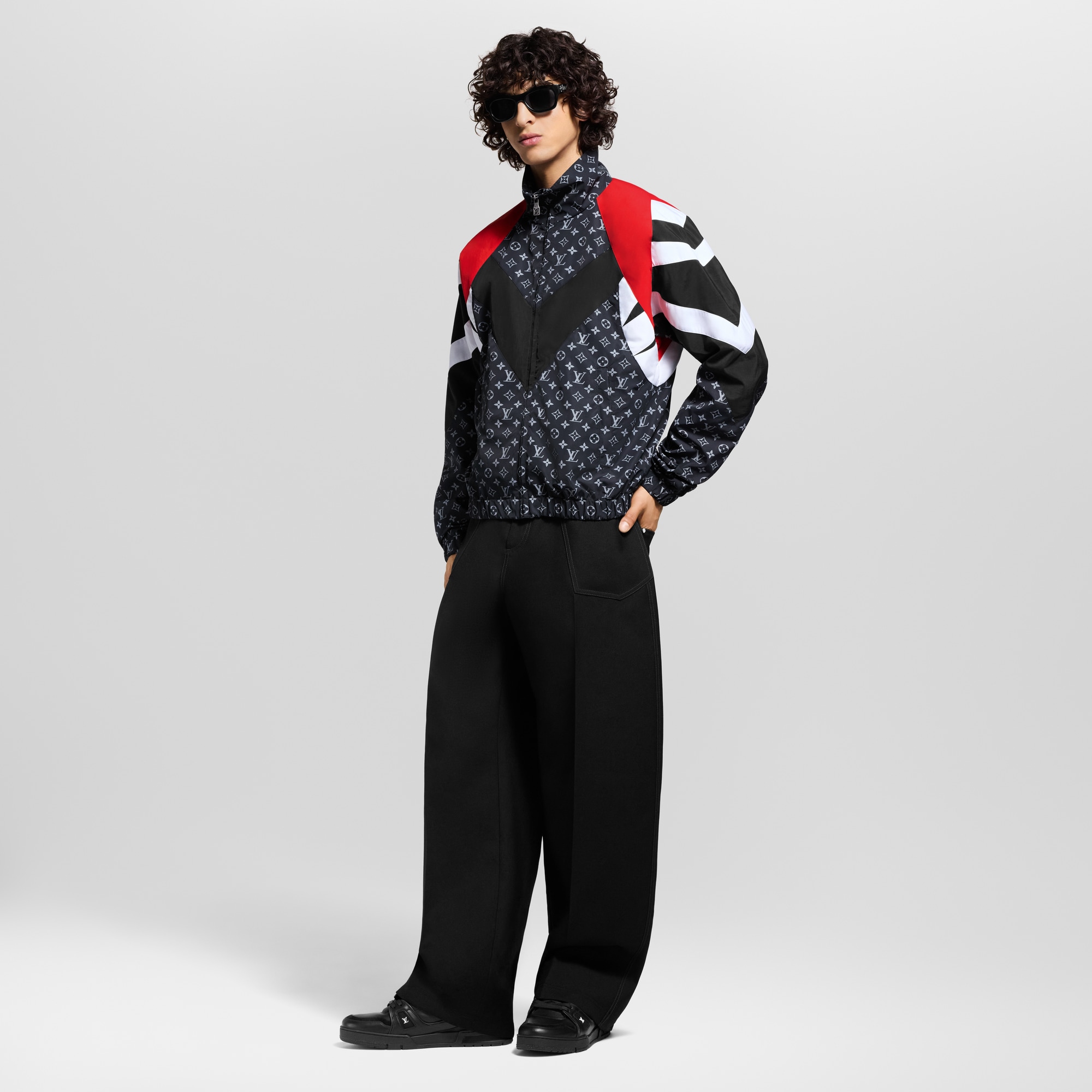 LV} - LV - LV男士鞋履系列 | 路易威登LOUIS VUITTON官网 (产品缩放)