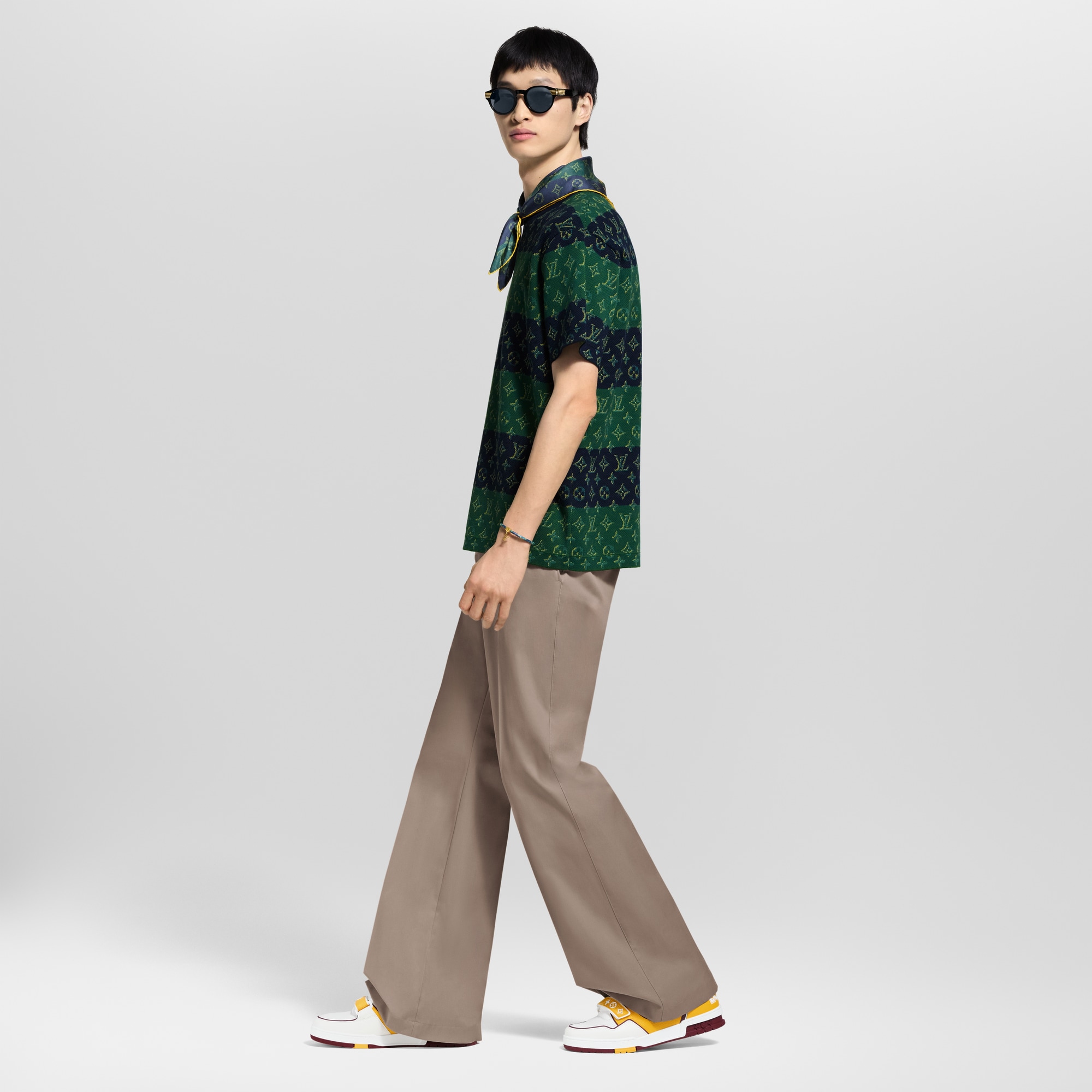 LV} - LV - LV男士鞋履系列 | 路易威登LOUIS VUITTON官网 (产品缩放)