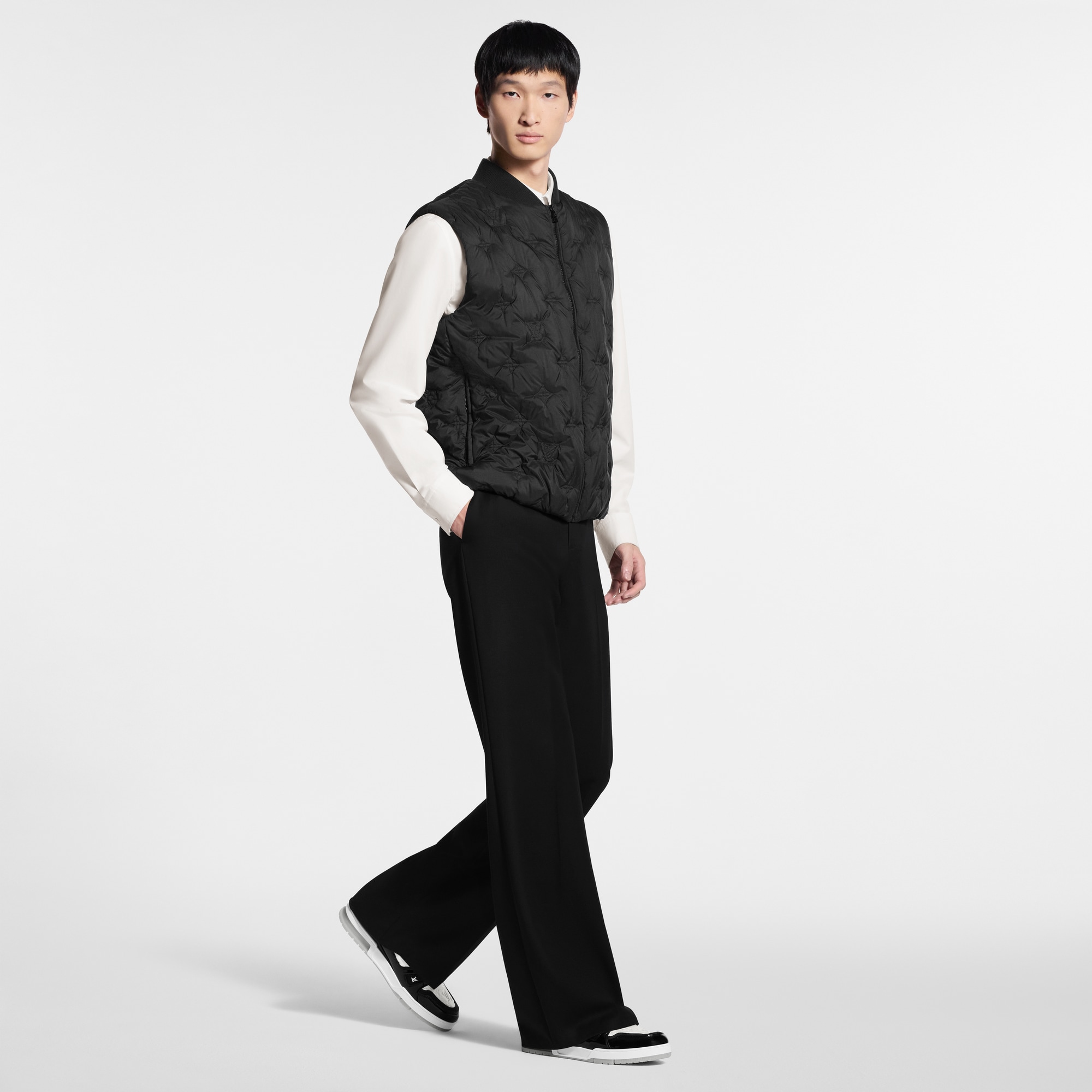 LV} - LV - LV男士鞋履系列 | 路易威登LOUIS VUITTON官网 (产品缩放)