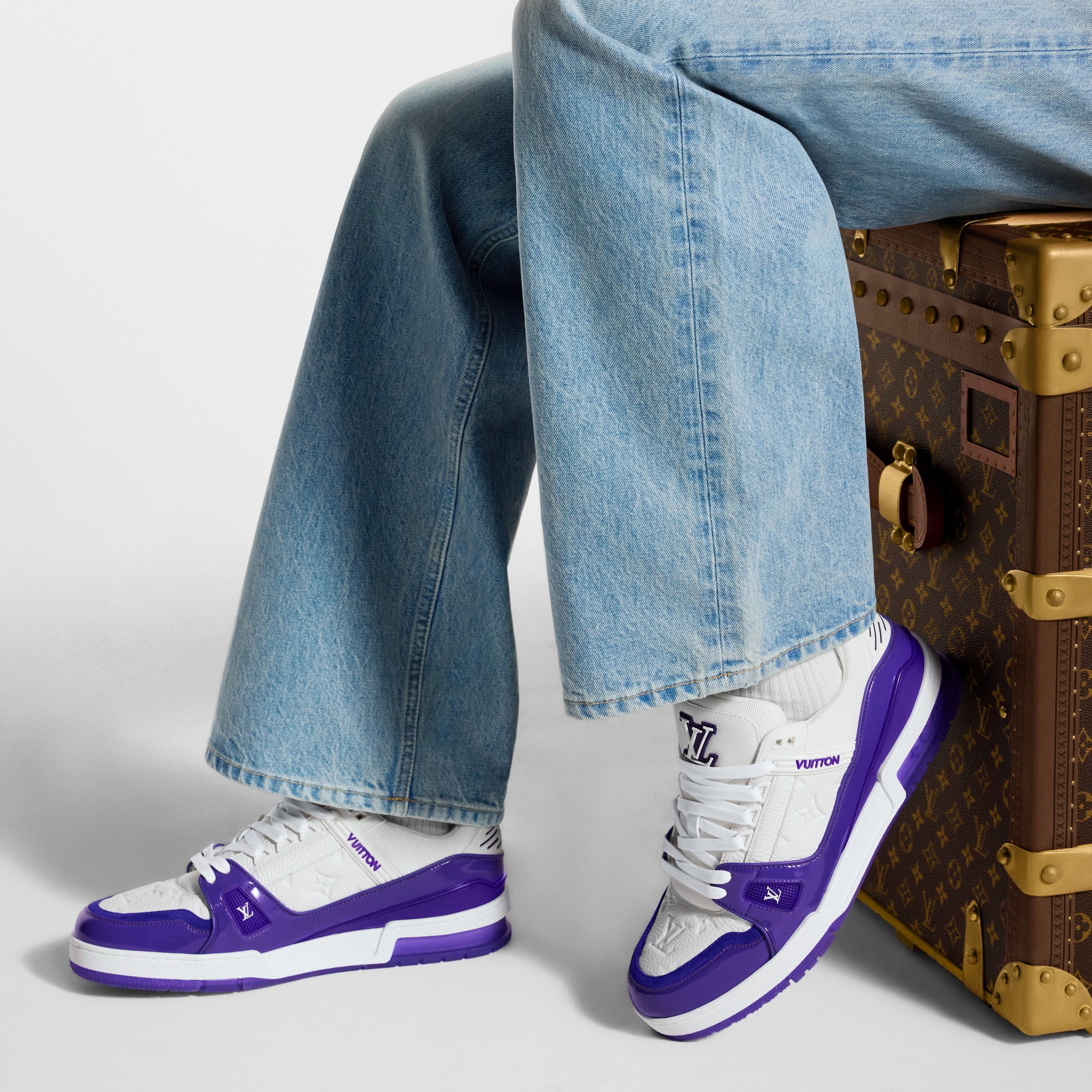 LV} - LV - LV男士鞋履系列 | 路易威登LOUIS VUITTON官网 (产品缩放)