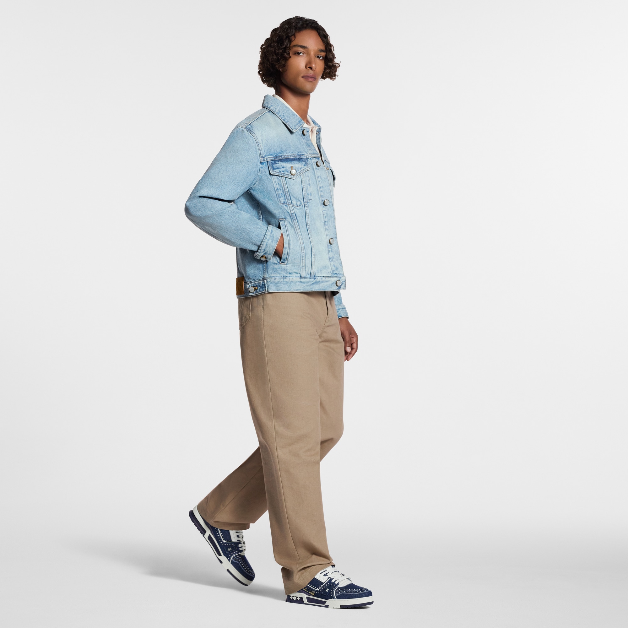 LV} - LV - LV男士鞋履系列 | 路易威登LOUIS VUITTON官网 (产品缩放)