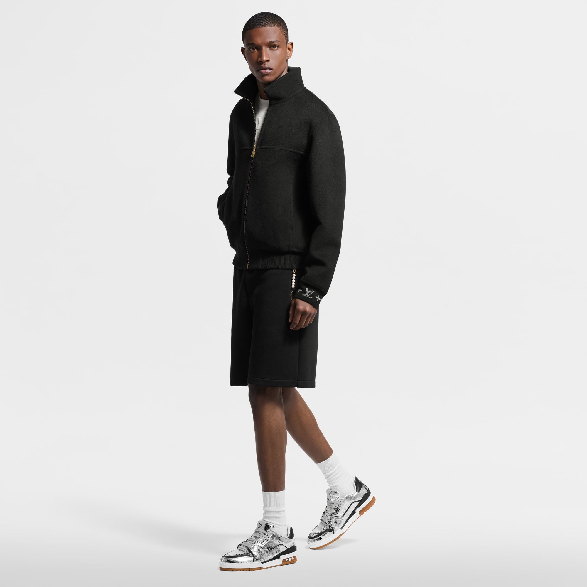 LV} - LV - LV男士鞋履系列 | 路易威登LOUIS VUITTON官网 (产品缩放)