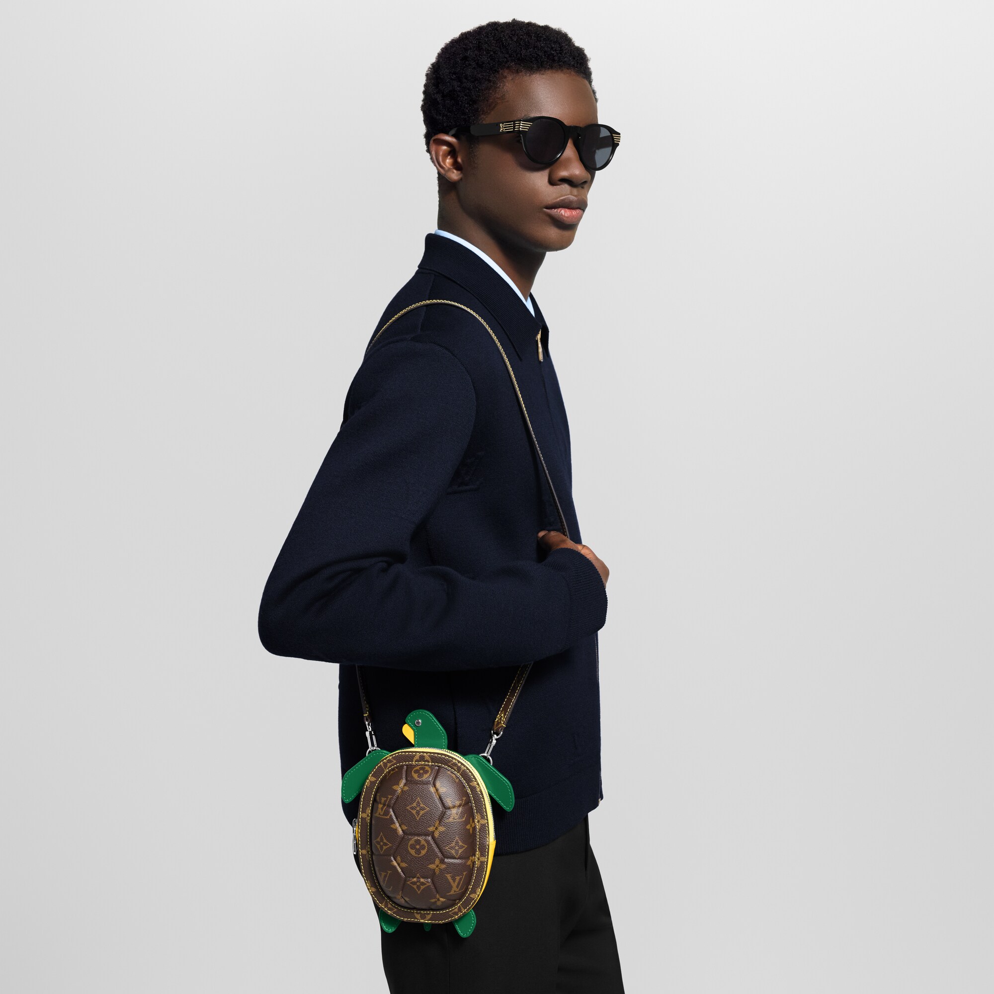 LV} - LV其他Monogram 帆布 - LV男士小型皮具 | 路易威登LOUIS VUITTON官网 (产品缩放)