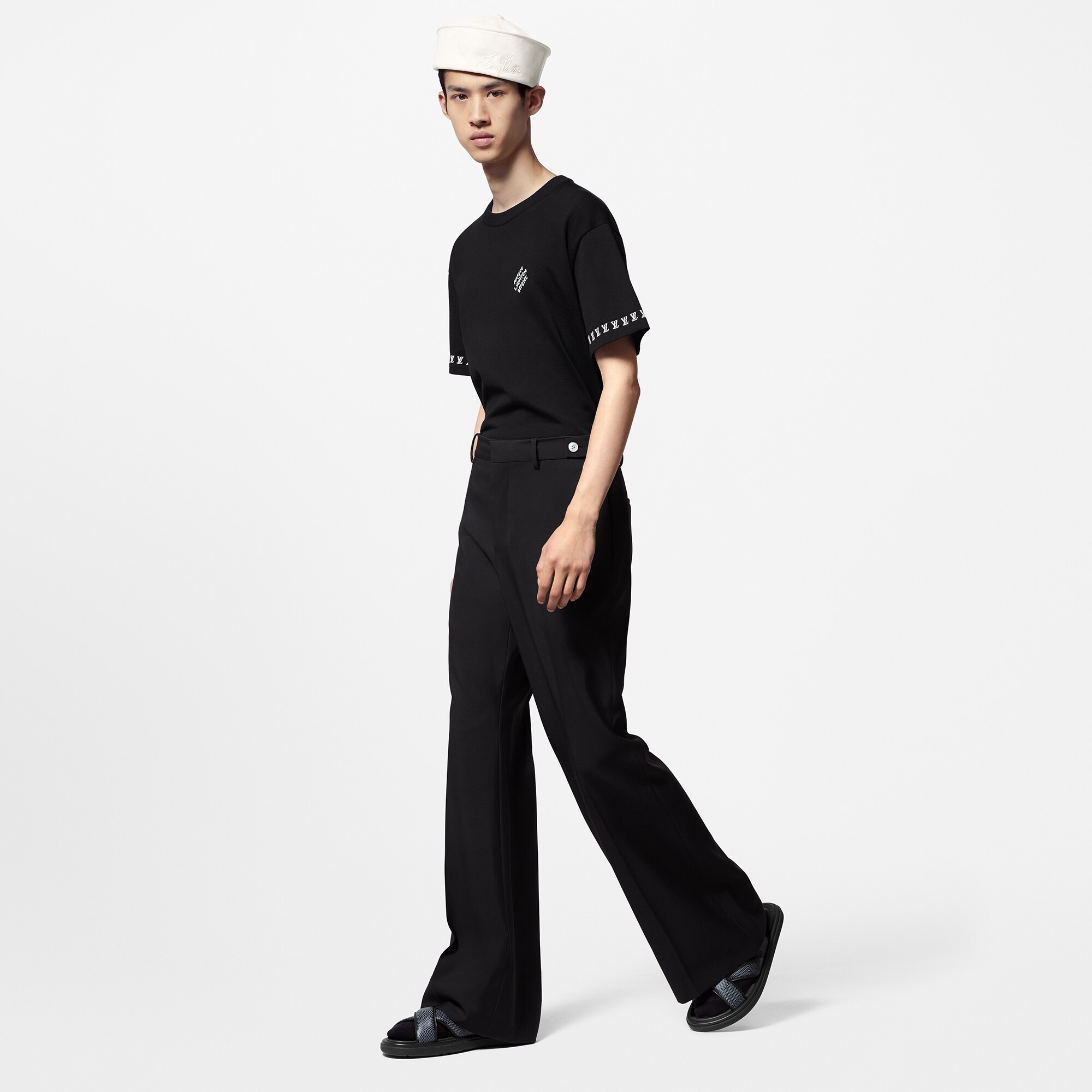 LV} - LV - LV男士鞋履系列 | 路易威登LOUIS VUITTON官网 (产品缩放)