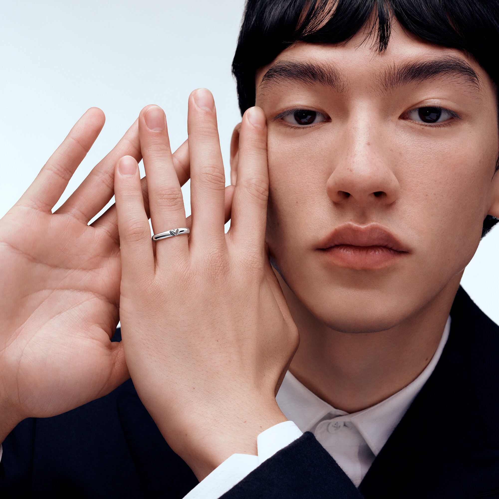 LV} - LV - LV珠宝按类别浏览 | 路易威登LOUIS VUITTON官网 (产品缩放)