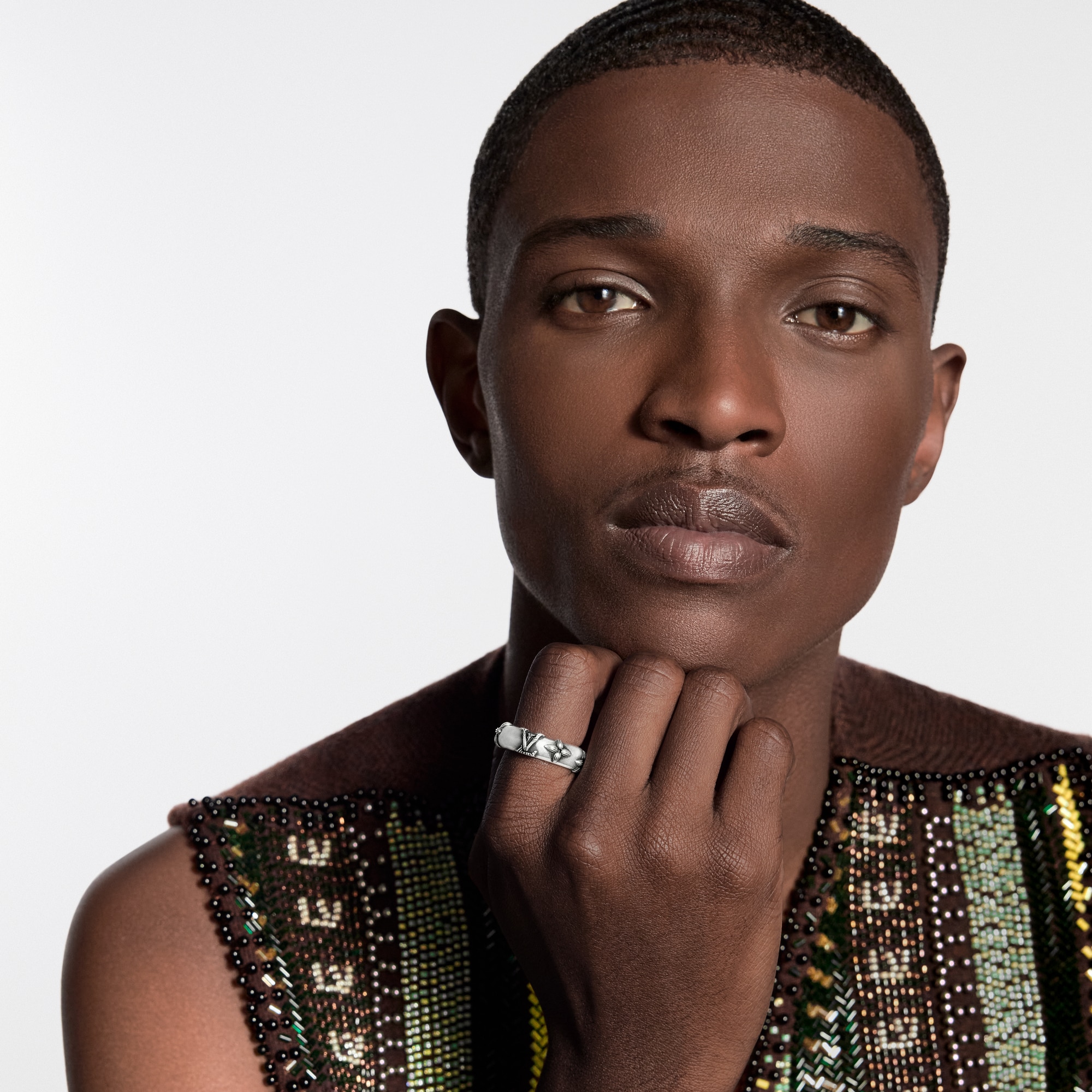 LV} - LVS00 - LV男士时尚首饰 | 路易威登LOUIS VUITTON官网 (产品缩放)