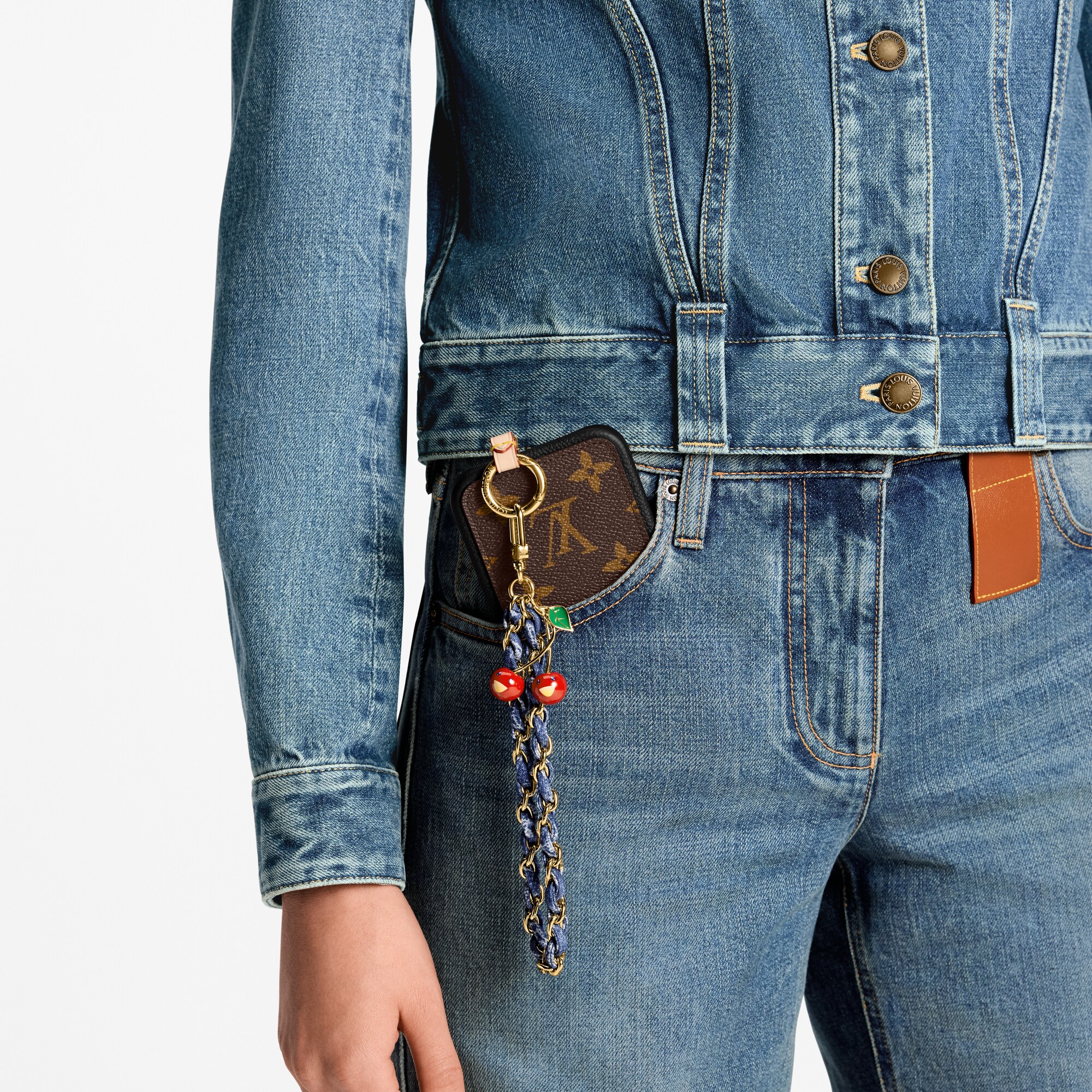 LV} - LVS00 - LV女士灵动配饰 | 路易威登LOUIS VUITTON官网 (产品缩放)