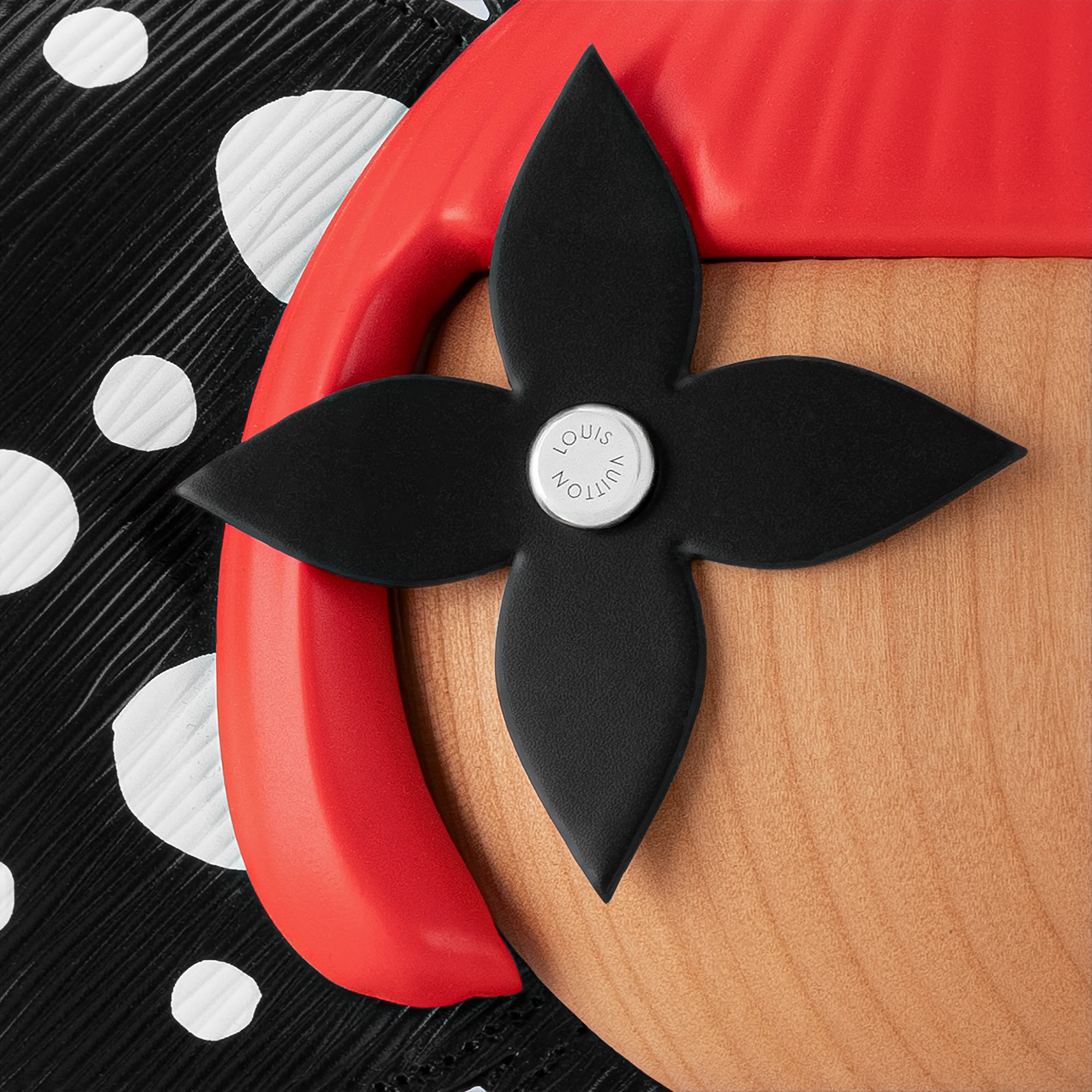 LV} - LV - LV硬箱、旅行和家居玩具和收藏品 | 路易威登LOUIS VUITTON官网 (产品缩放)