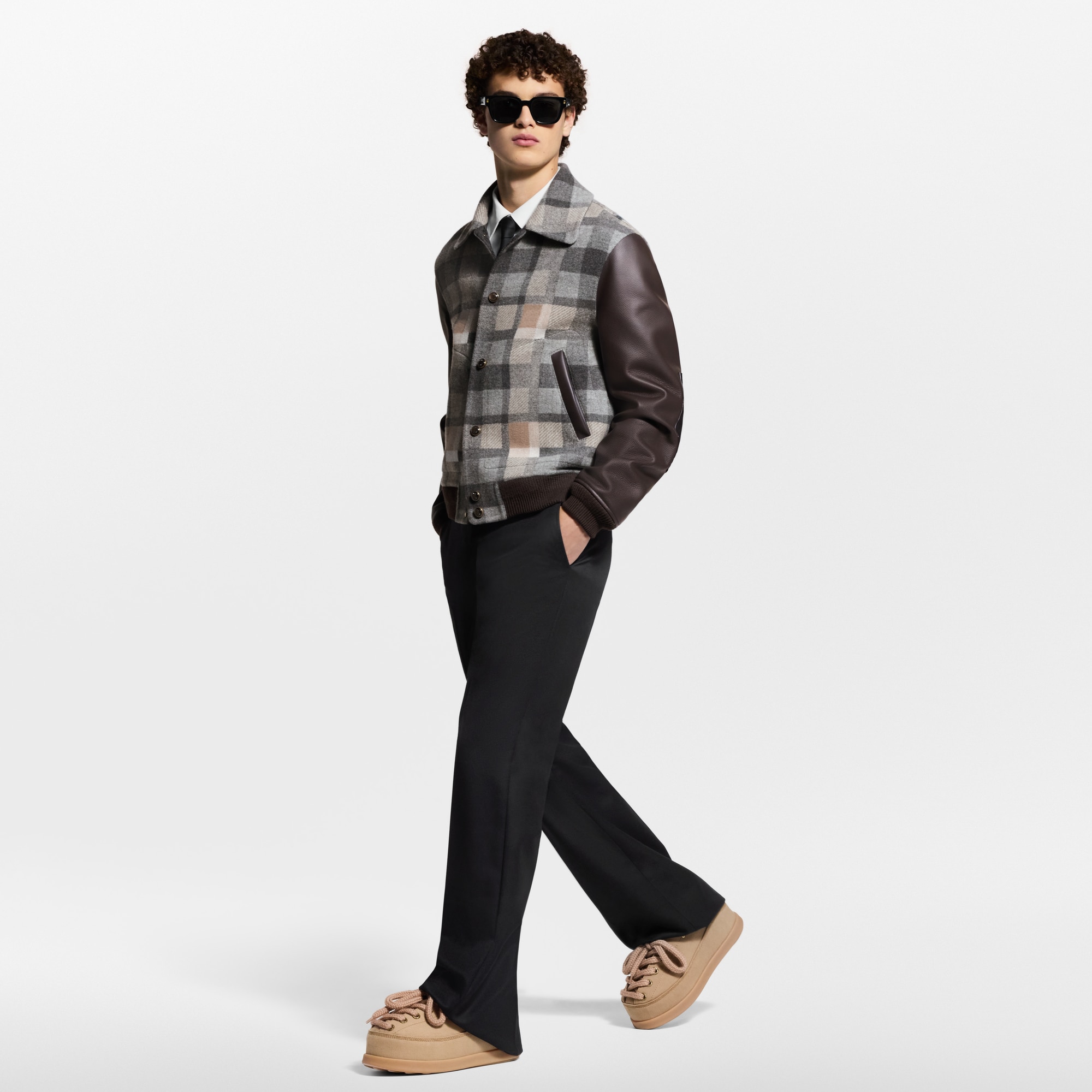 LV} - LV - LV男士鞋履系列 | 路易威登LOUIS VUITTON官网 (产品缩放)