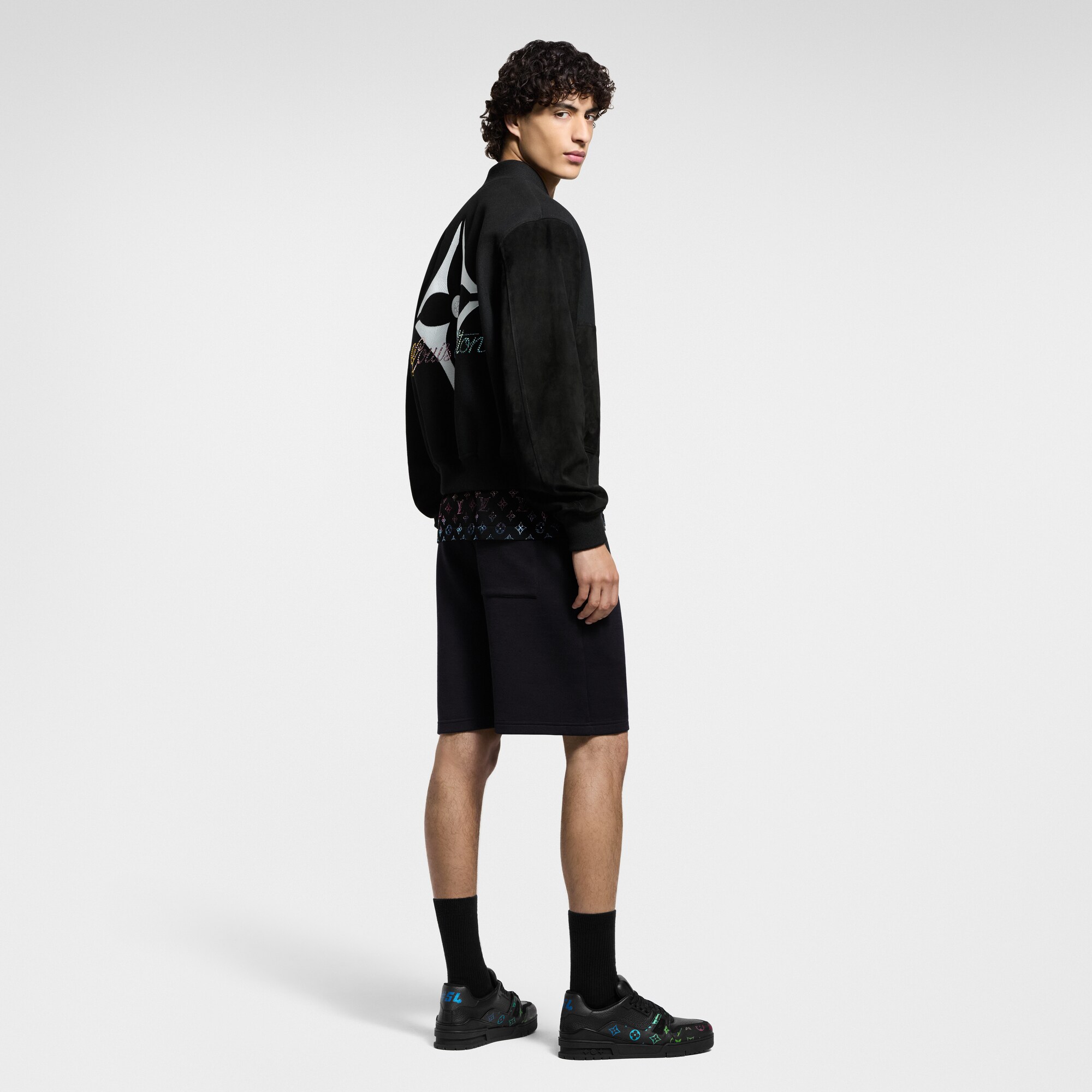 LV} - LV - LV新品系列男士 | 路易威登LOUIS VUITTON官网 (产品缩放)
