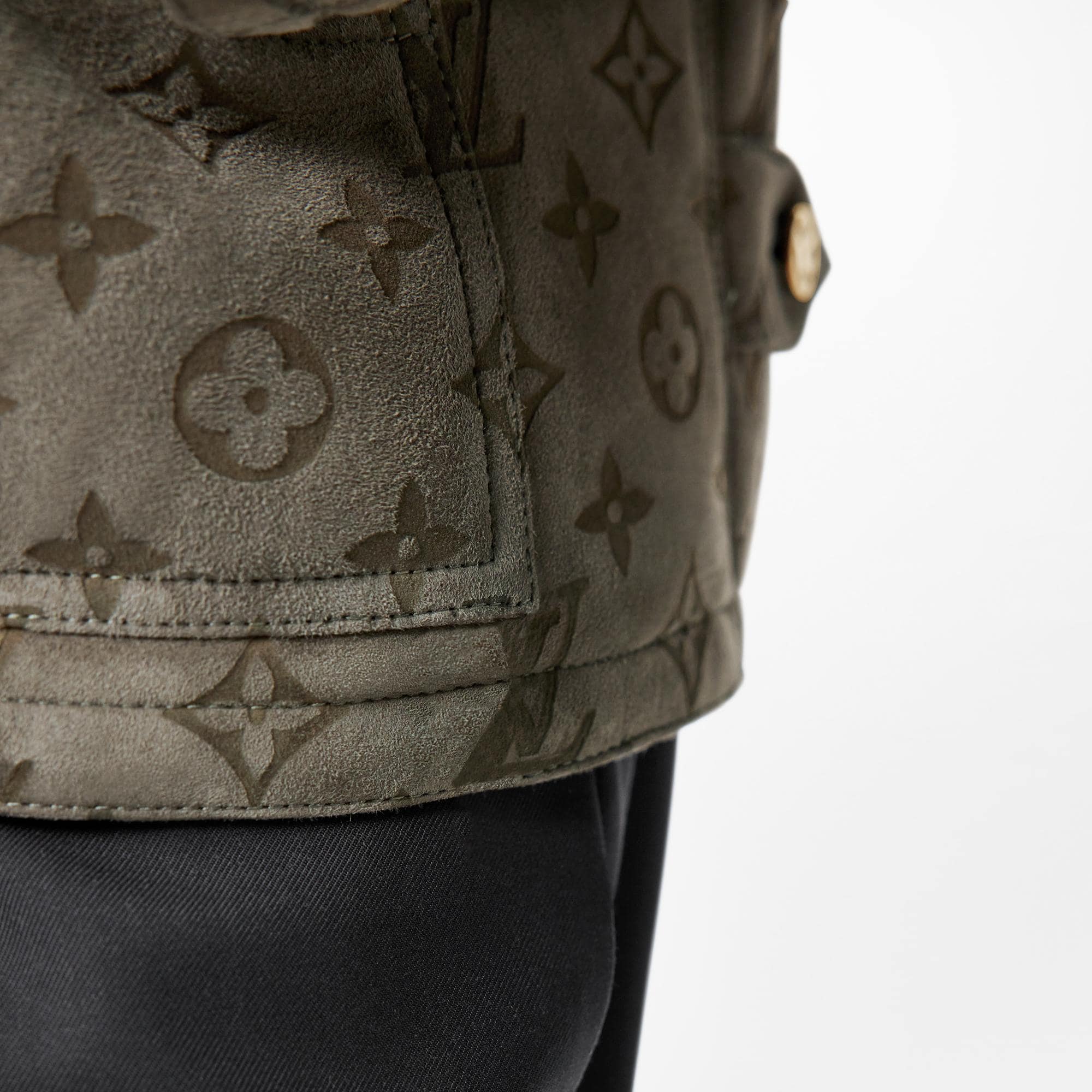 LV} - LV - LV男士Discontinued Product | 路易威登LOUIS VUITTON官网 (产品缩放)