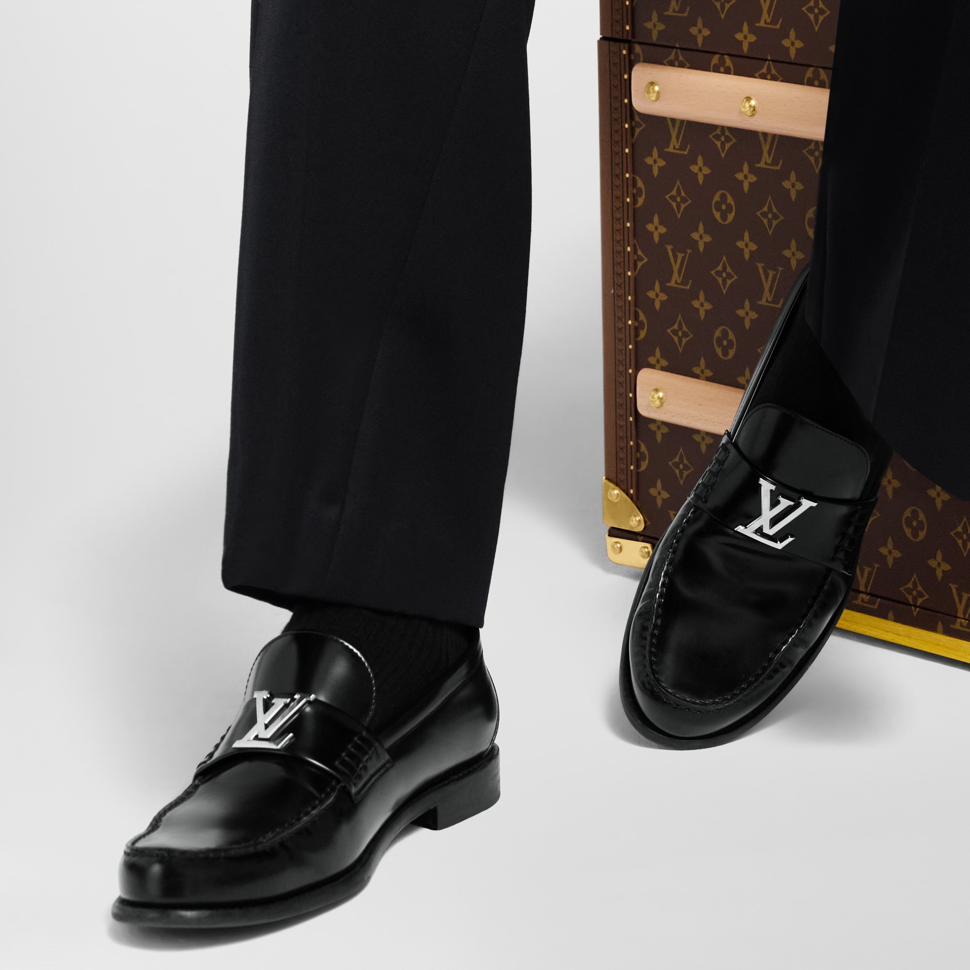LV} - LV - LV男士鞋履系列 | 路易威登LOUIS VUITTON官网 (产品缩放)