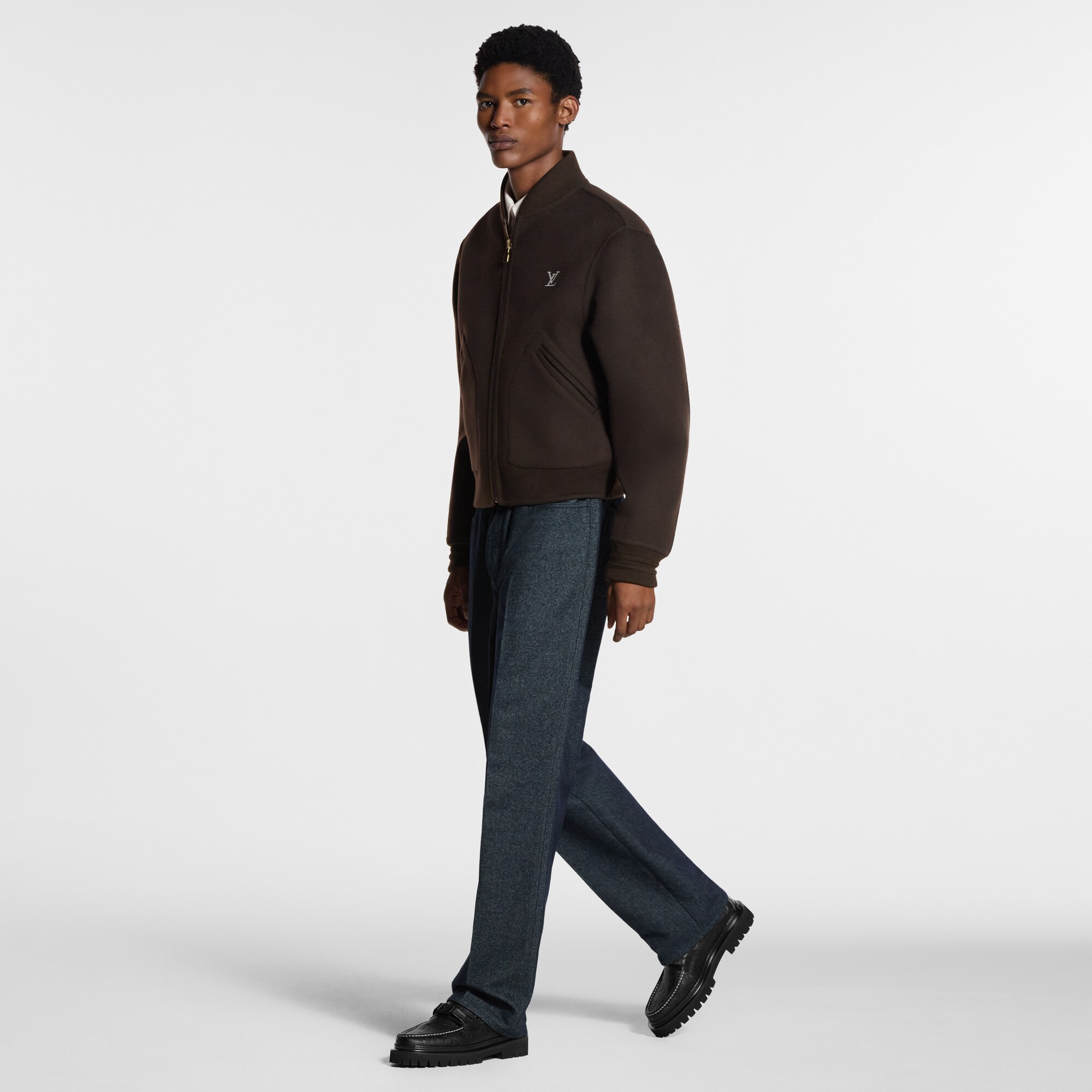 LV} - LV - LV男士鞋履系列 | 路易威登LOUIS VUITTON官网 (产品缩放)