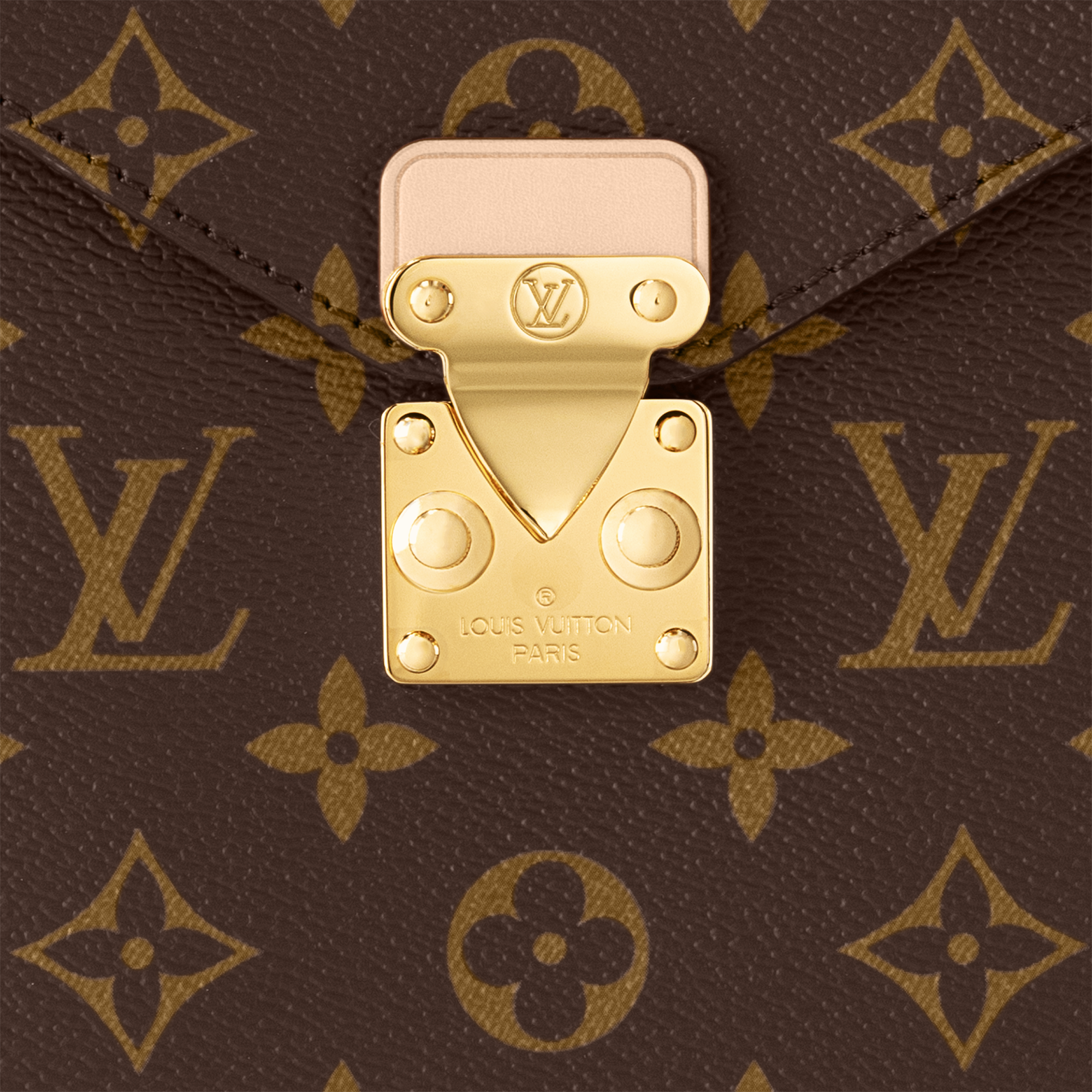 LV} - LVMonogram - LV硬箱、旅行和家居书籍和文具 | 路易威登LOUIS VUITTON官网 (产品缩放)