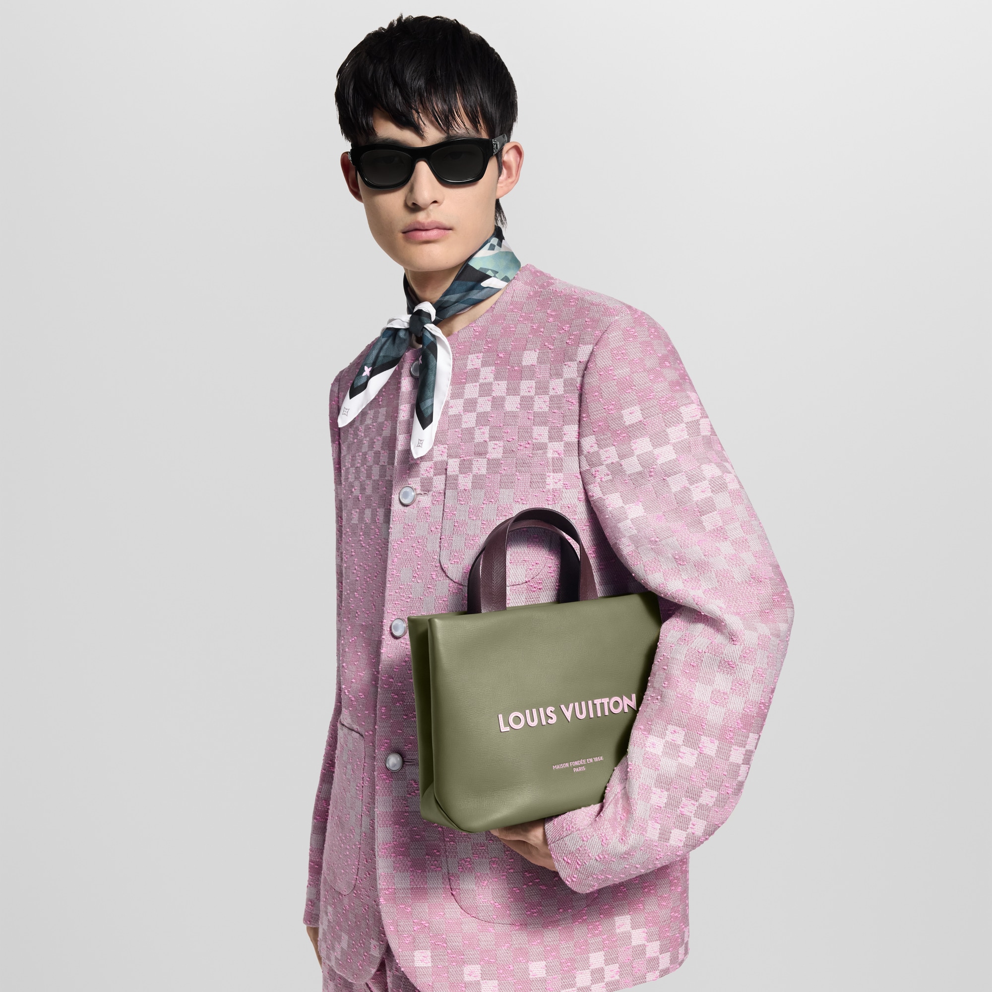 LV} - LVOther Leathers - LV包袋和小型皮具男士包袋 | 路易威登LOUIS VUITTON官网 (产品缩放)