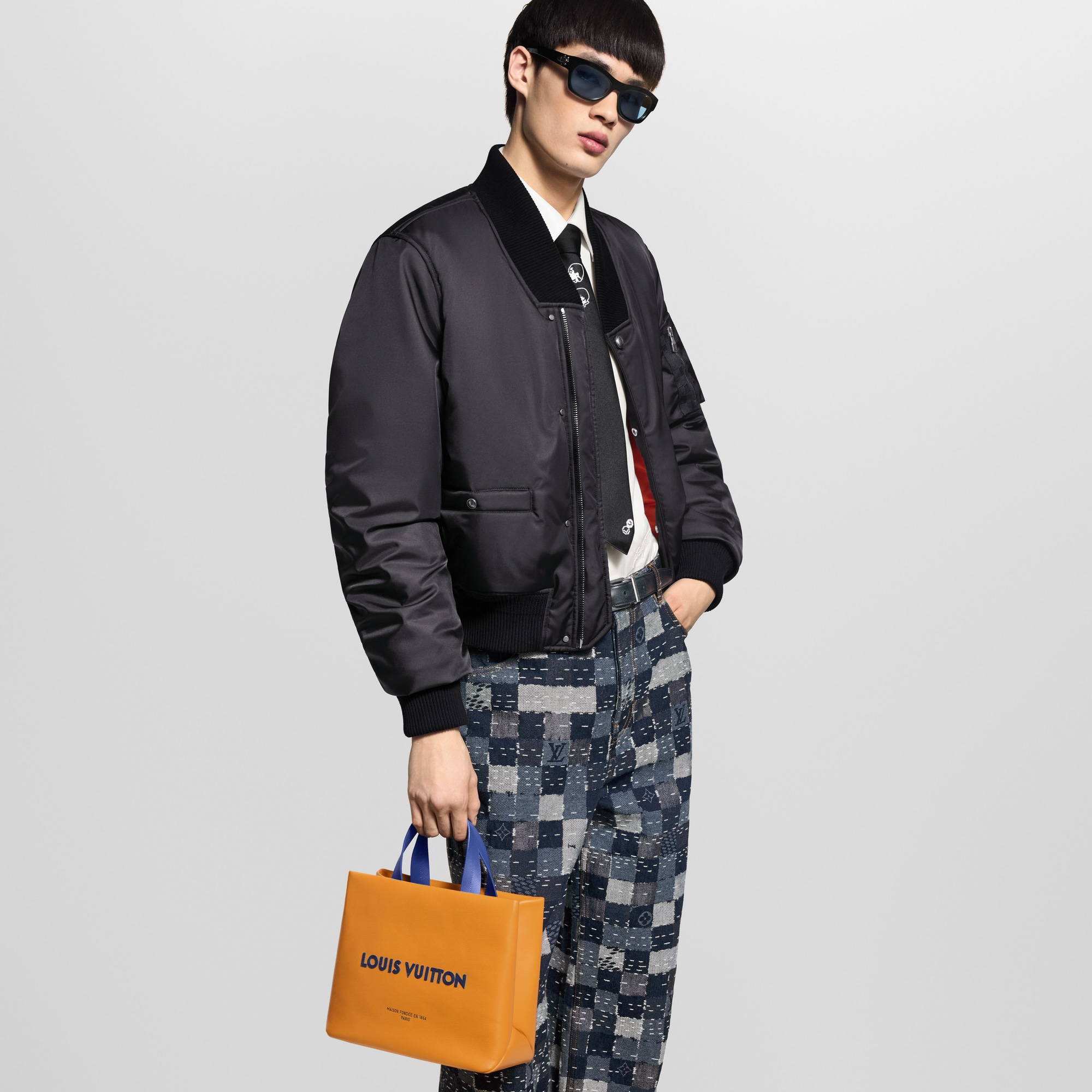 LV} - LVOther Leathers - LV包袋和小型皮具男士包袋 | 路易威登LOUIS VUITTON官网 (产品缩放)