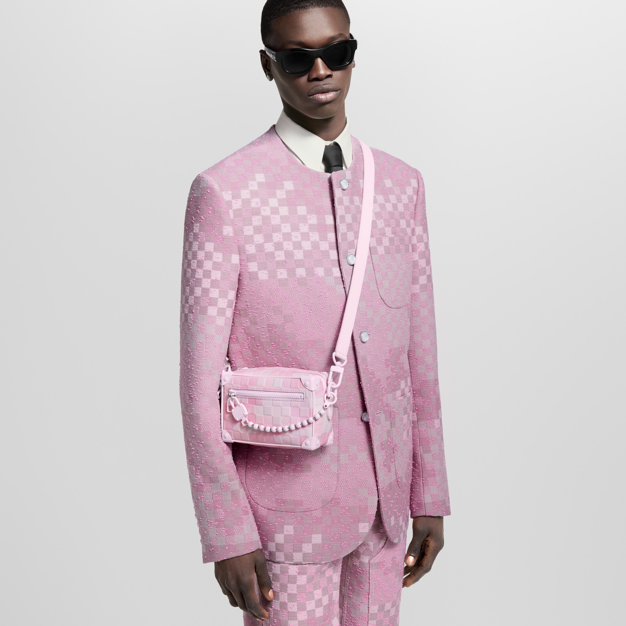 LV} - LVOther Leathers - LV包袋和小型皮具男士包袋 | 路易威登LOUIS VUITTON官网 (产品缩放)