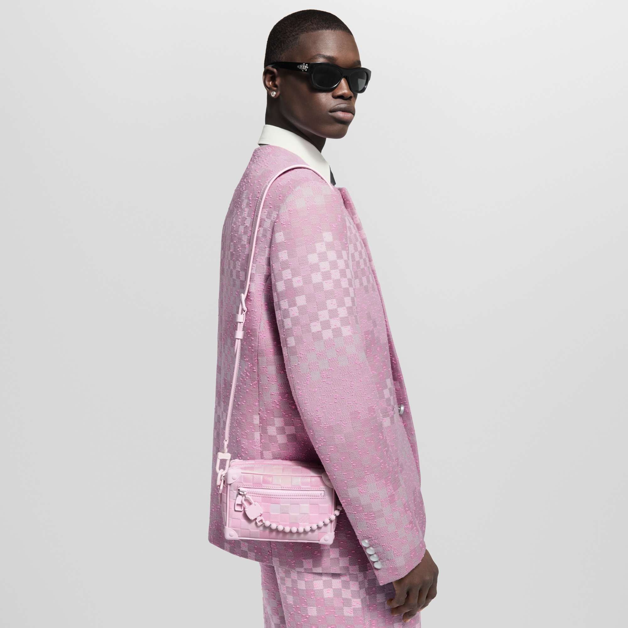 LV} - LVOther Leathers - LV包袋和小型皮具男士包袋 | 路易威登LOUIS VUITTON官网 (产品缩放)