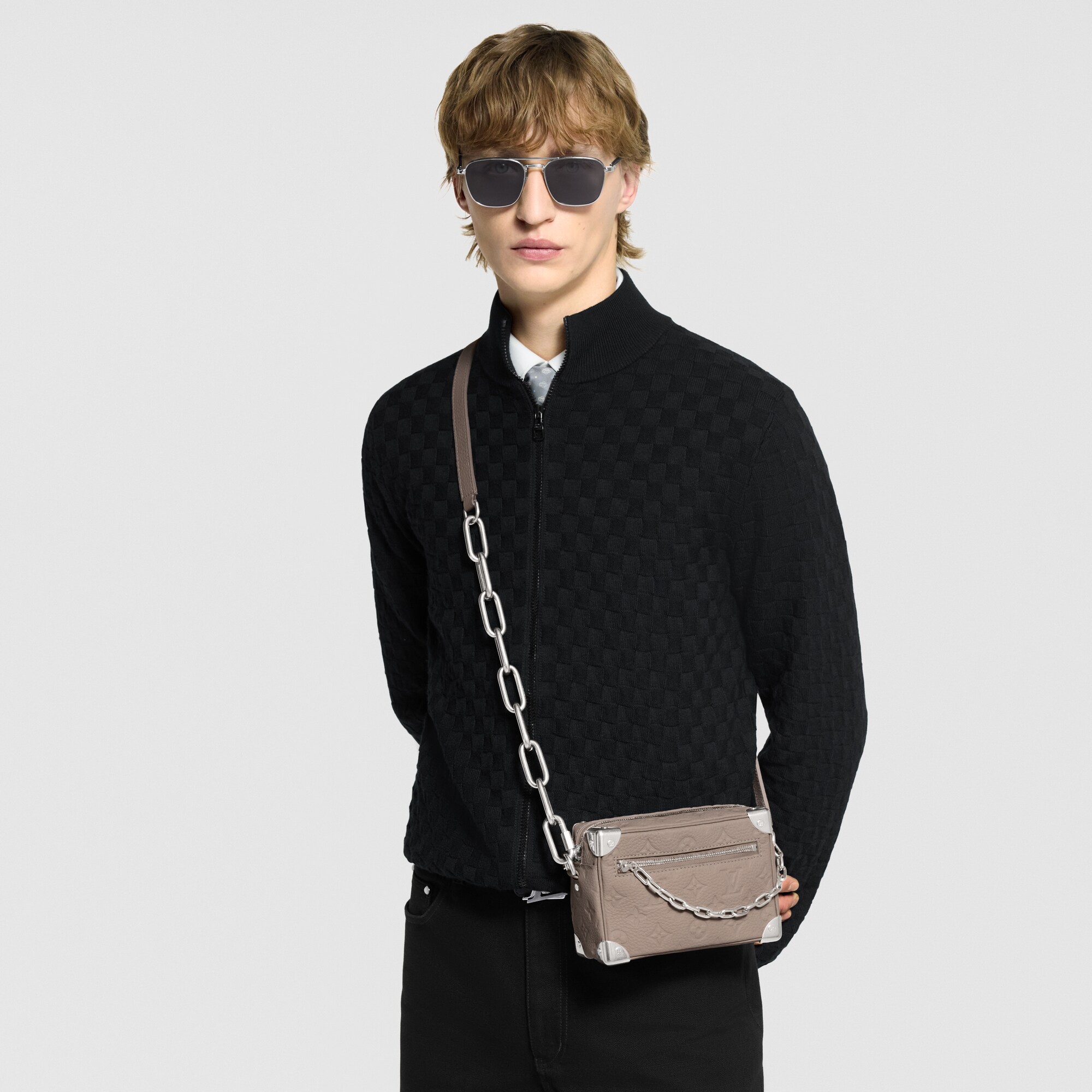 LV} - LVTaurillon Monogram - LV包袋和小型皮具男士包袋 | 路易威登LOUIS VUITTON官网 (产品缩放)