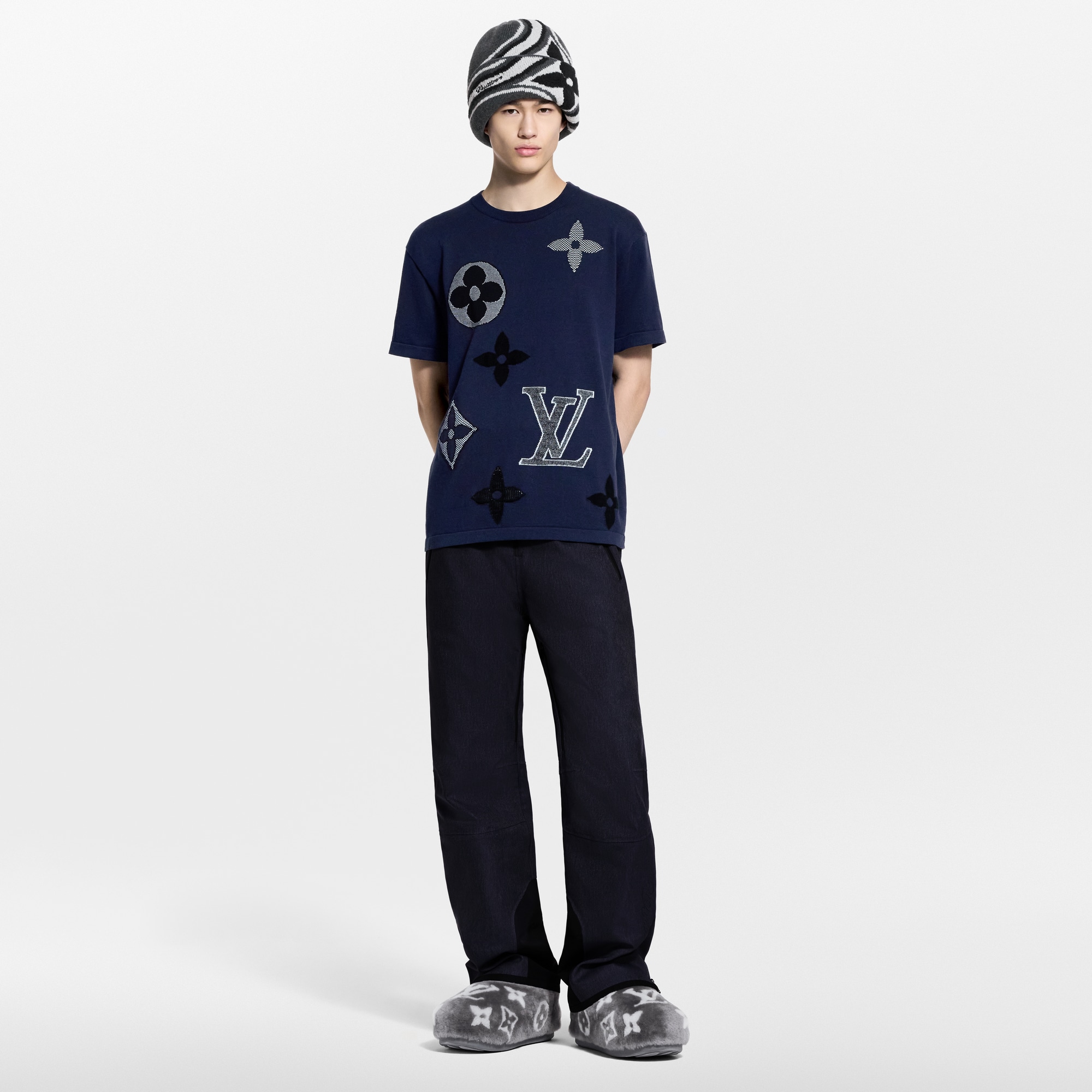 LV} - LV - LV新品系列男士 | 路易威登LOUIS VUITTON官网 (产品缩放)