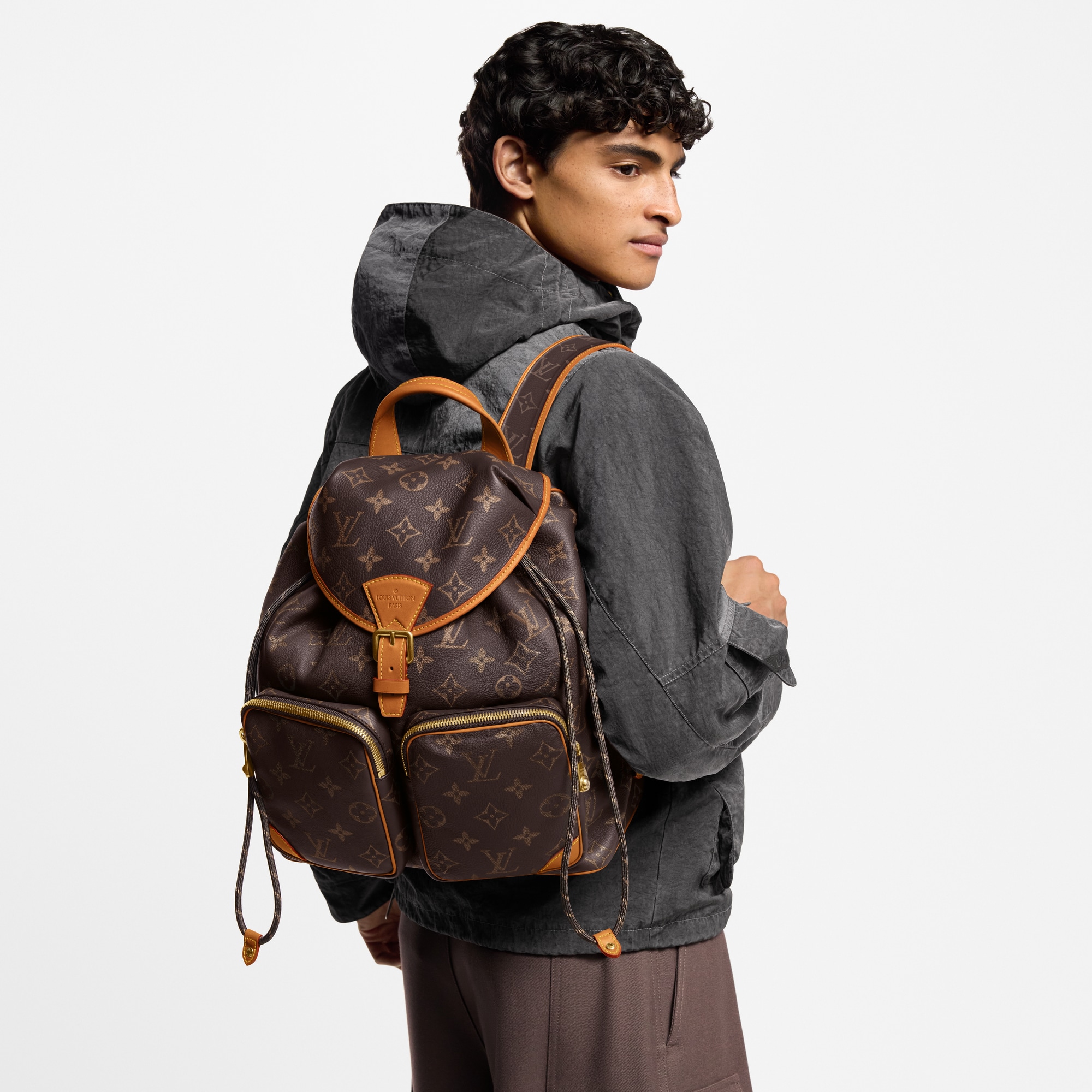 LV} - LVAutres Cuirs Monogram - LV包袋和小型皮具男士包袋 | 路易威登LOUIS VUITTON官网 (产品缩放)