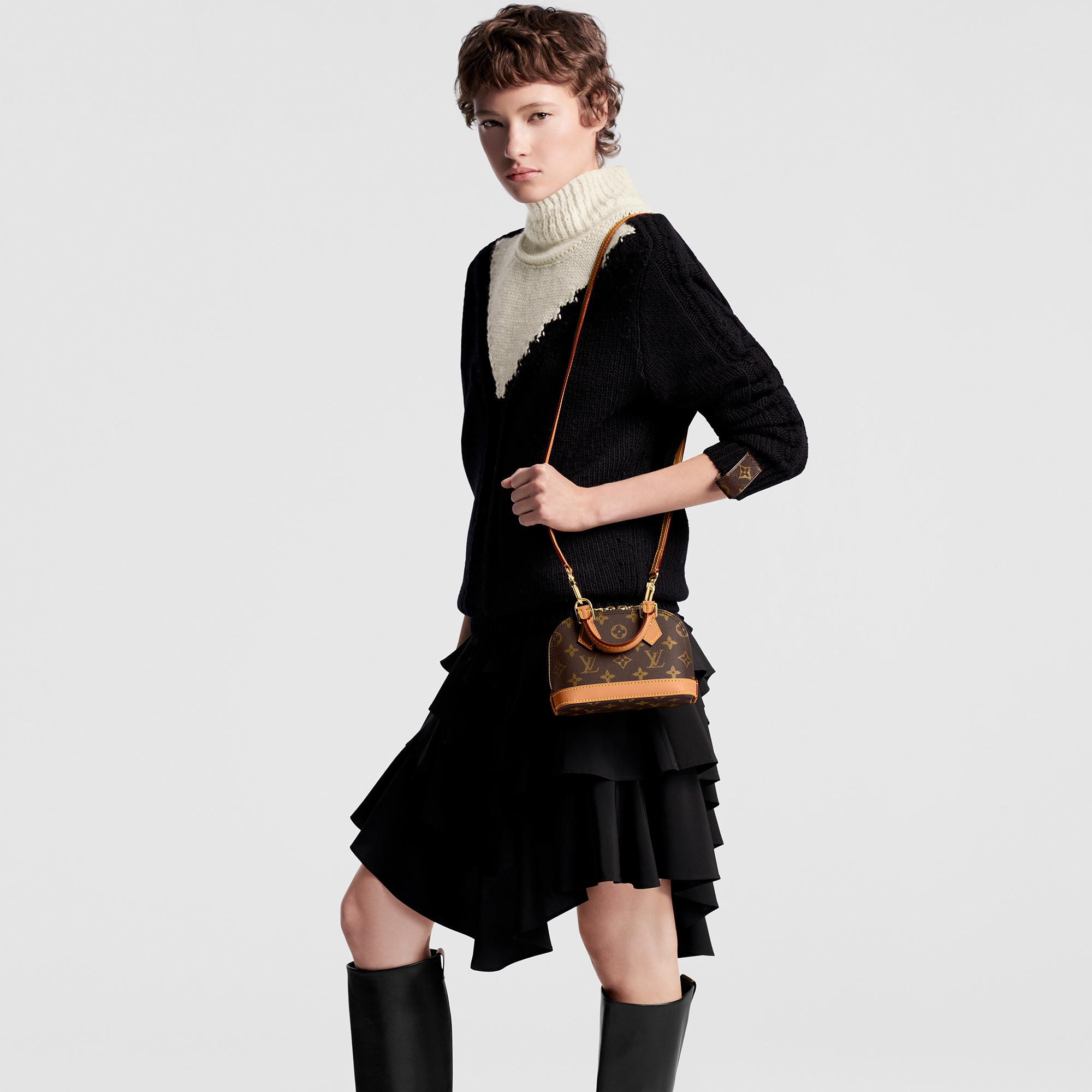 LV} - LVMonogram - LV女士小型皮具 | 路易威登LOUIS VUITTON官网 (产品缩放)