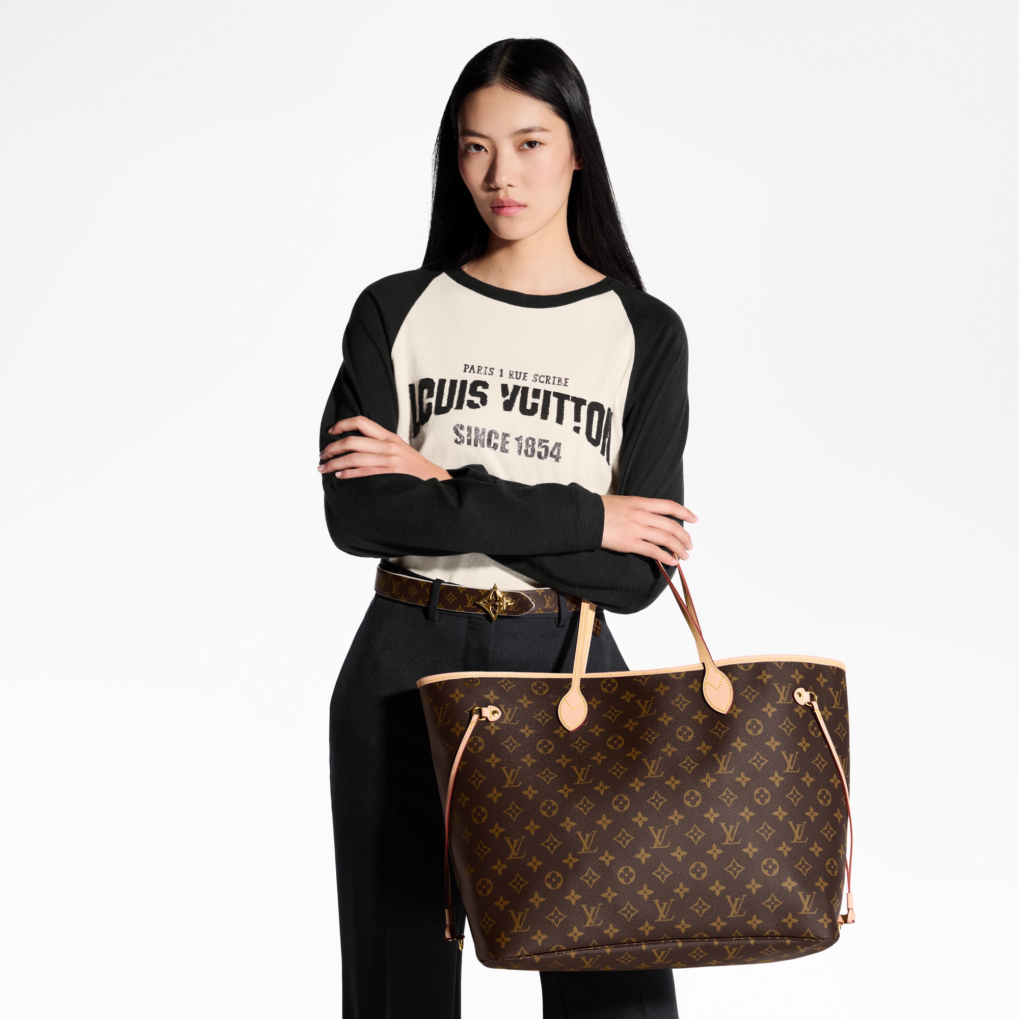 LV} - LVMonogram - LV甄礼指南个性化订制 | 路易威登LOUIS VUITTON官网 (产品缩放)
