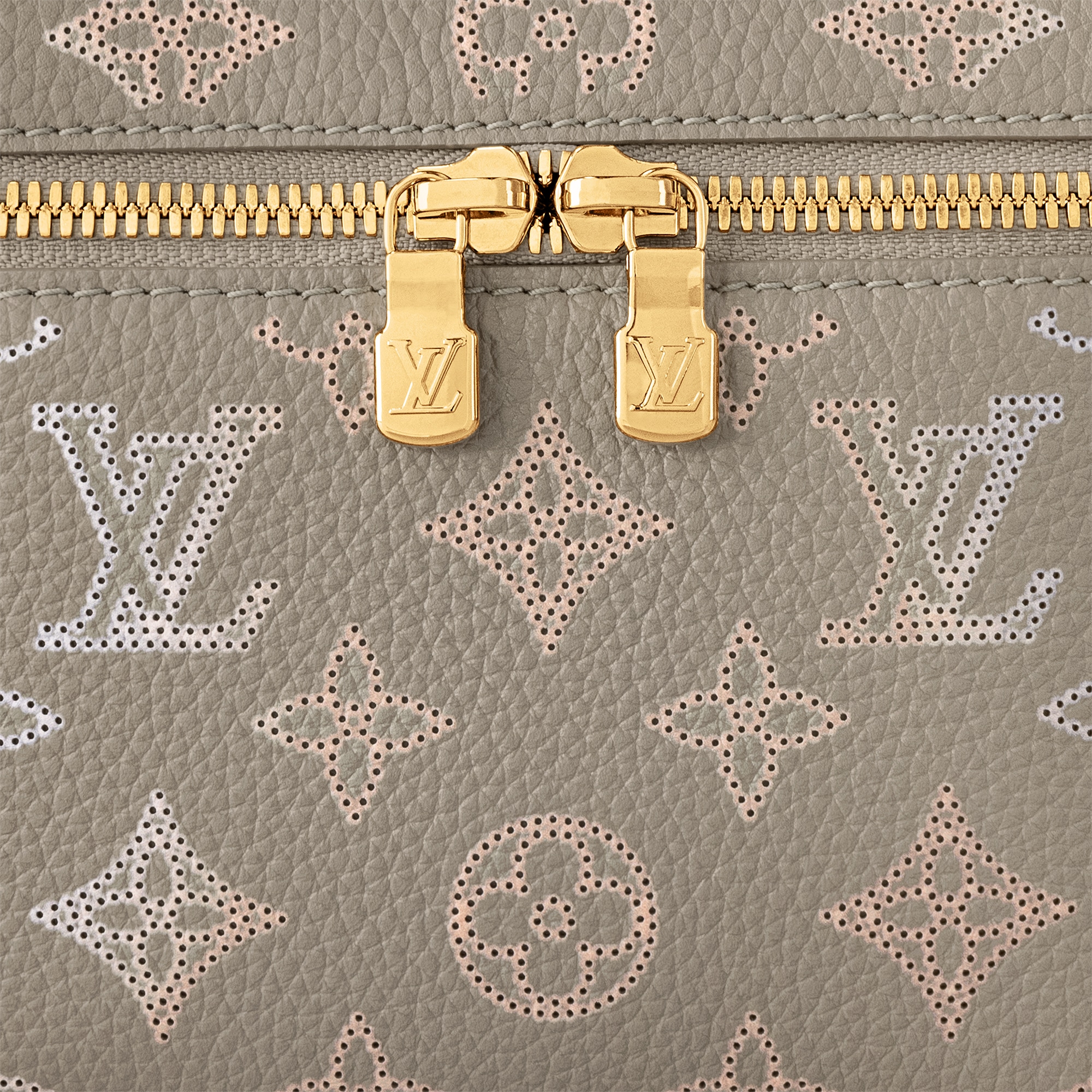 LV} - LVMahina - LV女士旅行用品 | 路易威登LOUIS VUITTON官网 (产品缩放)