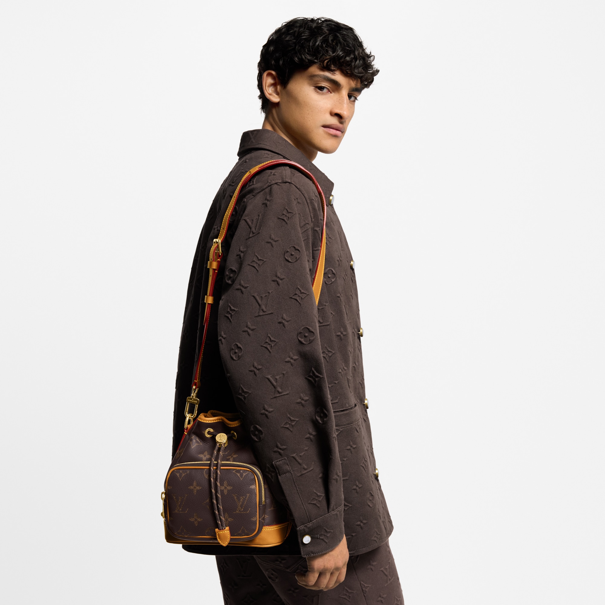 LV} - LVAutres Cuirs Monogram - LV包袋和小型皮具男士包袋 | 路易威登LOUIS VUITTON官网 (产品缩放)