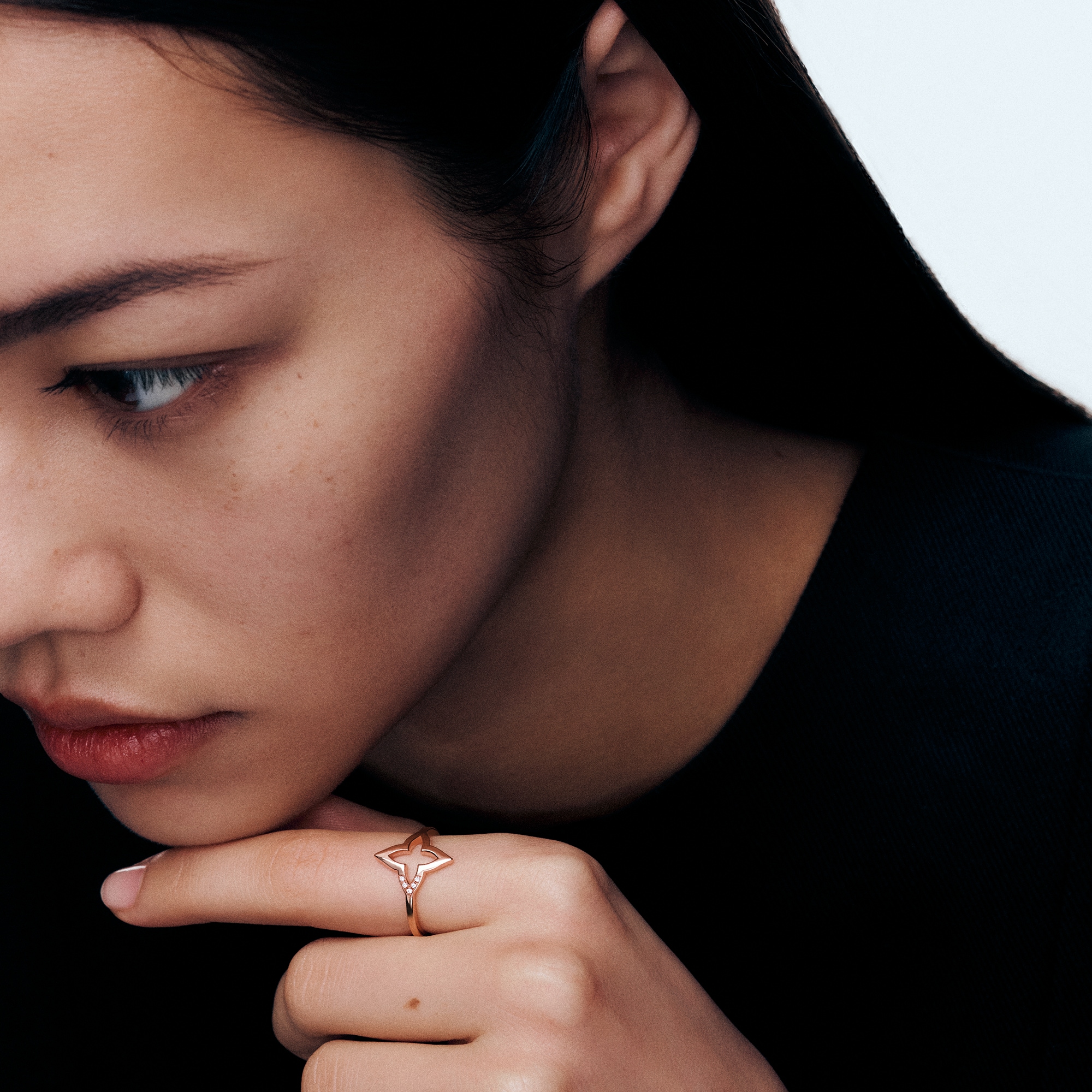 LV} - LV - LV珠宝按类别浏览 | 路易威登LOUIS VUITTON官网 (产品缩放)