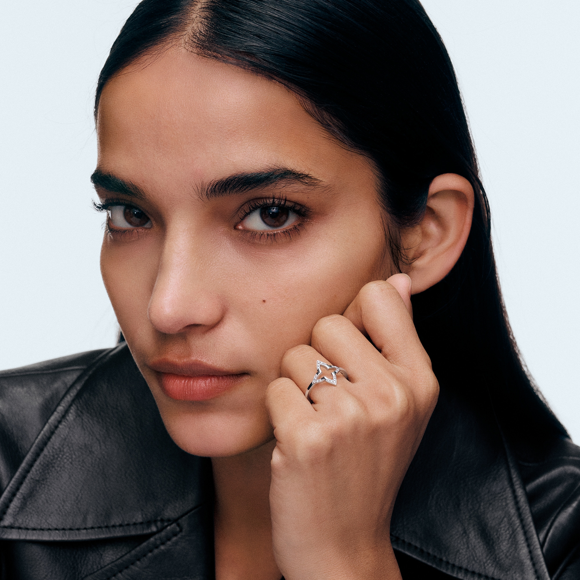 LV} - LV - LV珠宝按类别浏览 | 路易威登LOUIS VUITTON官网 (产品缩放)