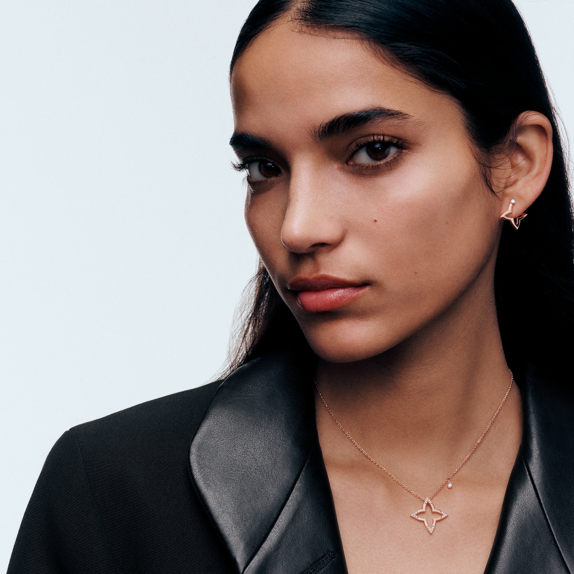 LV} - LV - LV珠宝按类别浏览 | 路易威登LOUIS VUITTON官网 (产品缩放)