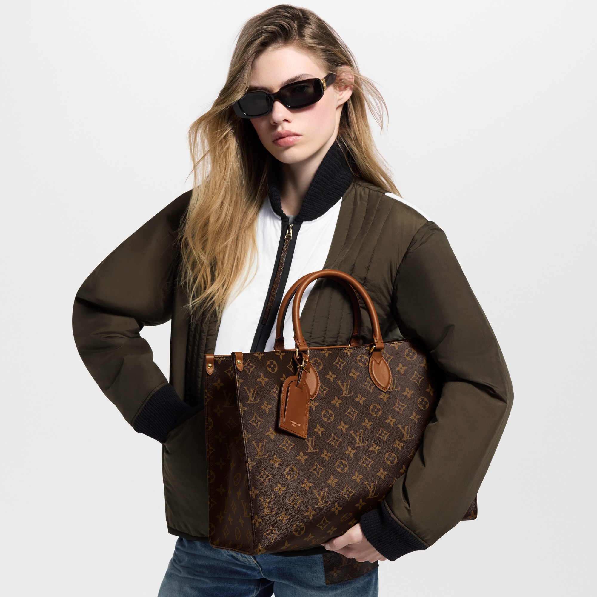 LV} - LVMonogram - LV包袋和小型皮具女士包袋 | 路易威登LOUIS VUITTON官网 (产品缩放)