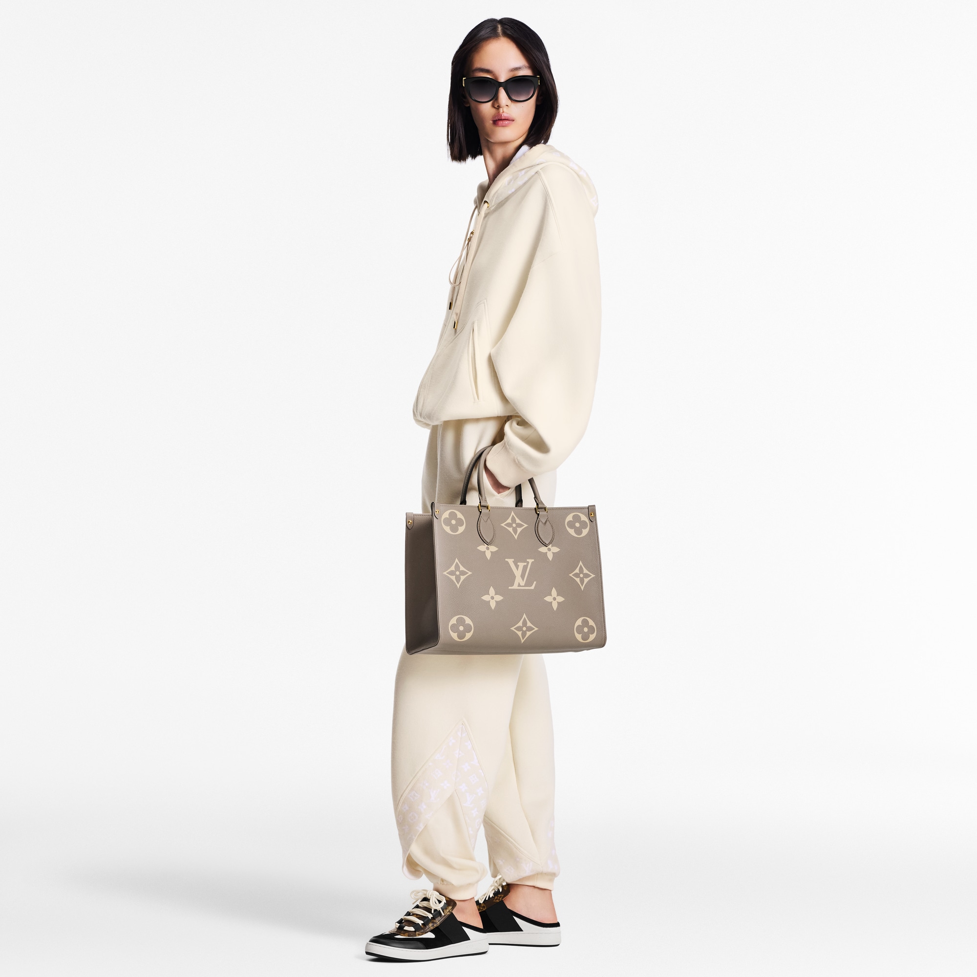 LV} - LVBicolor Monogram Empreinte Leather - LV女士时尚手袋 | 路易威登LOUIS VUITTON官网 (产品缩放)