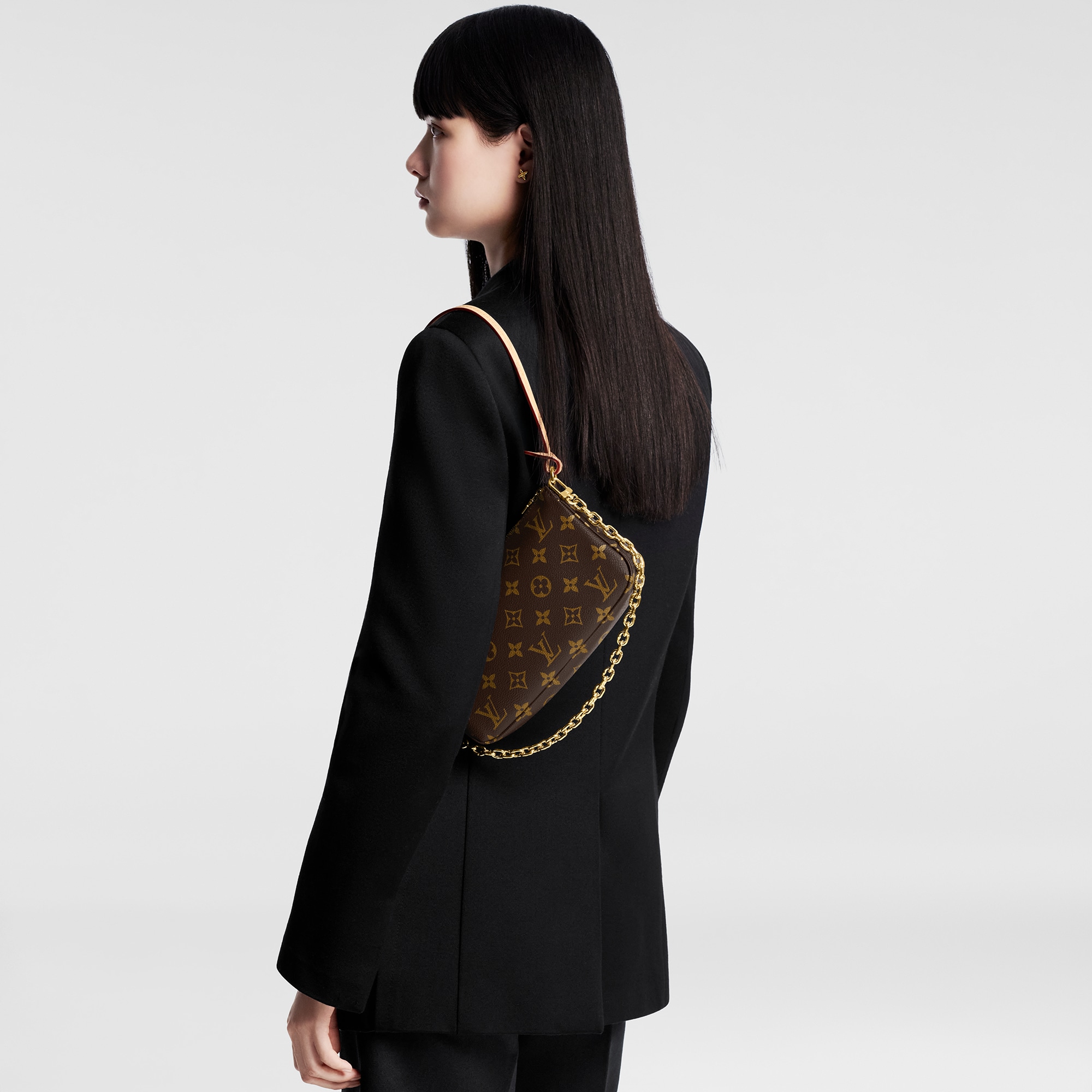 LV} - LVMonogram - LV女士小型皮具 | 路易威登LOUIS VUITTON官网 (产品缩放)