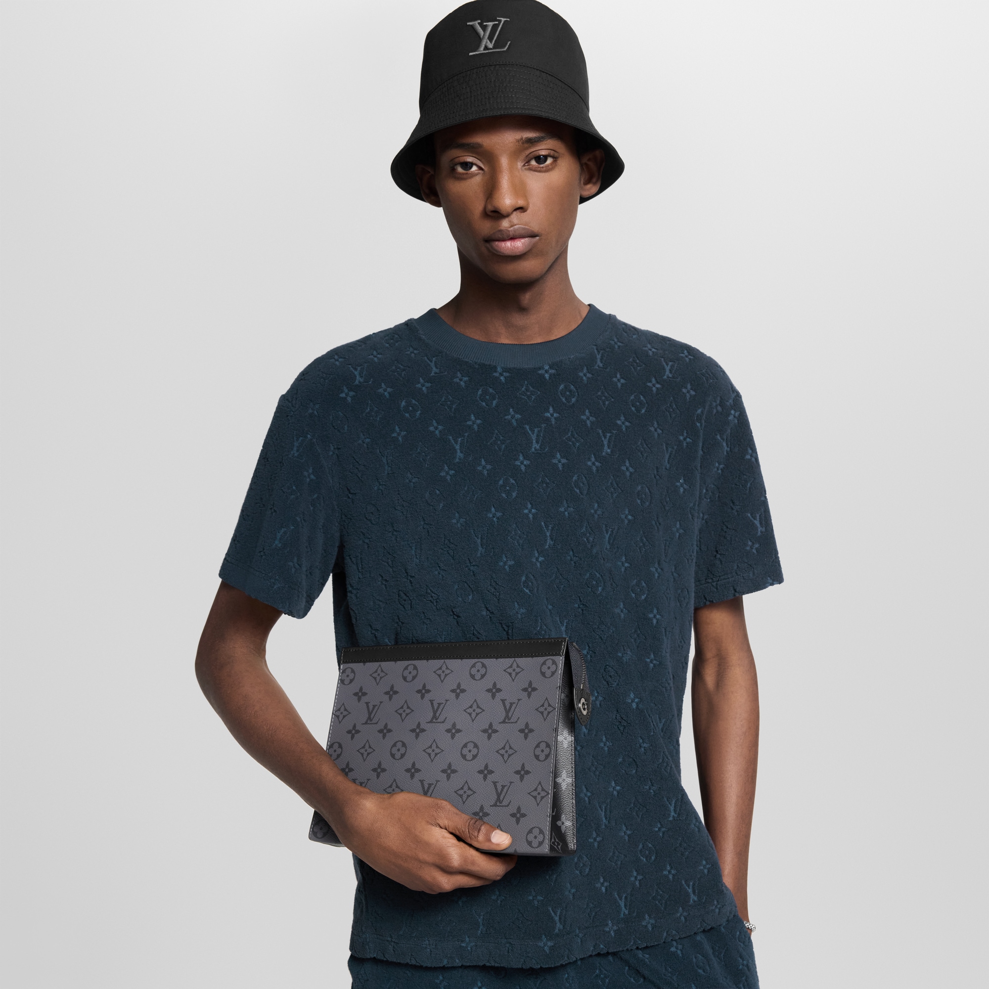 LV} - LVMonogram Eclipse - LV男士小型皮具 | 路易威登LOUIS VUITTON官网 (产品缩放)